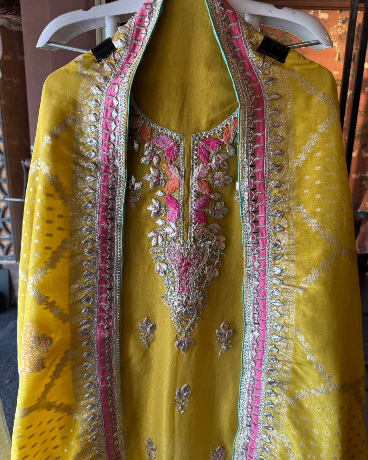 ETHNIC TRADITIONAL UNSTITCHED SUIT SET