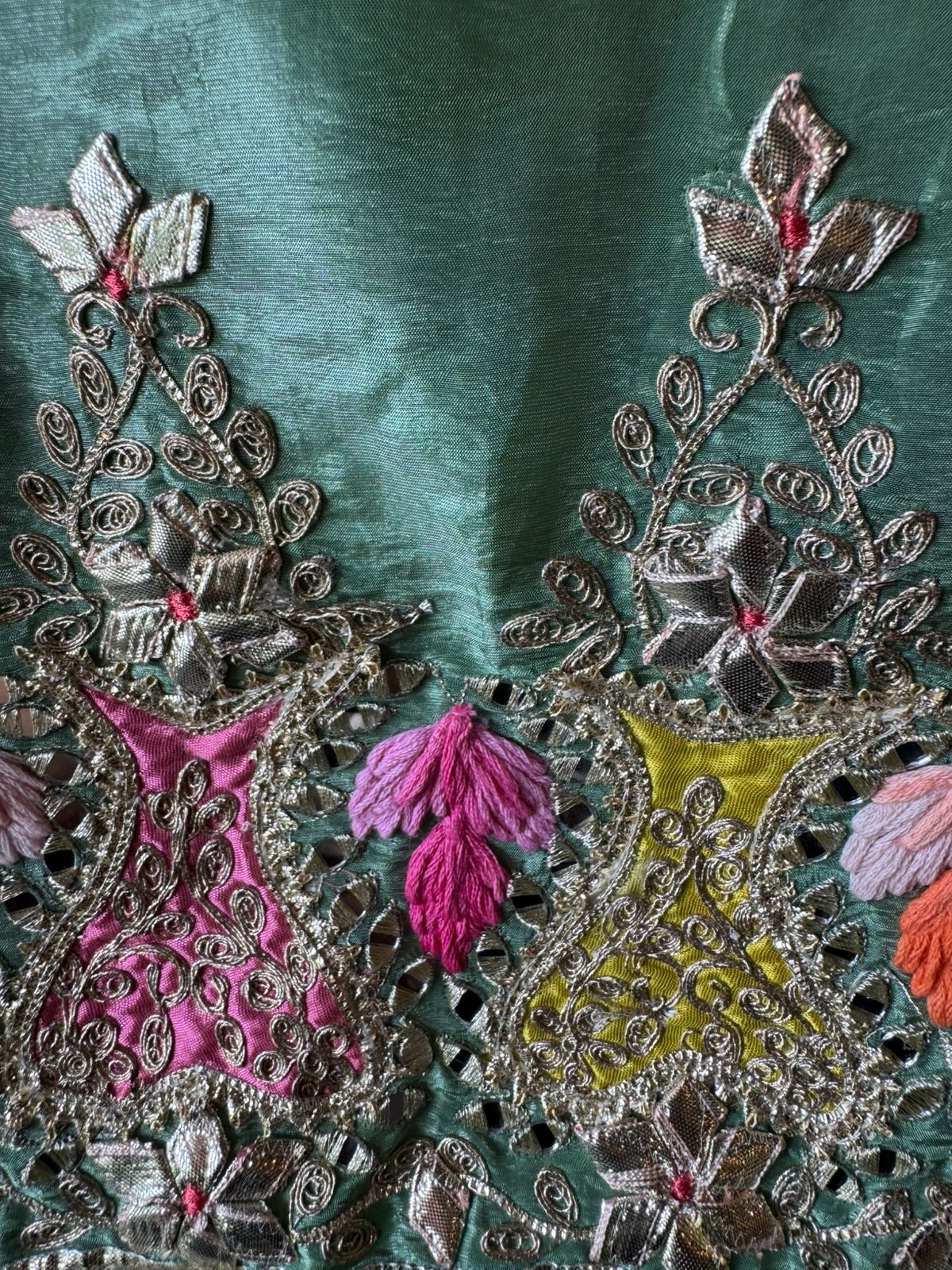 ETHNIC TRADITIONAL UNSTITCHED SUIT SET