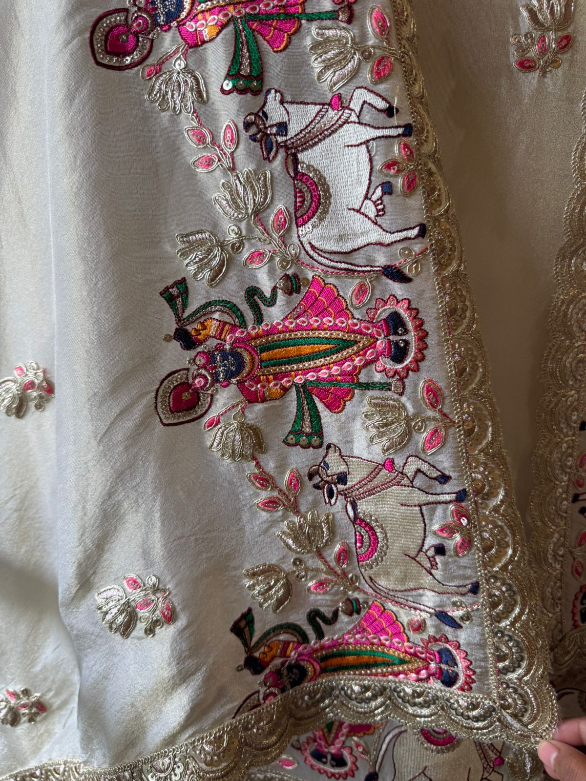 stunning suit features Beautiful Shrinath ji