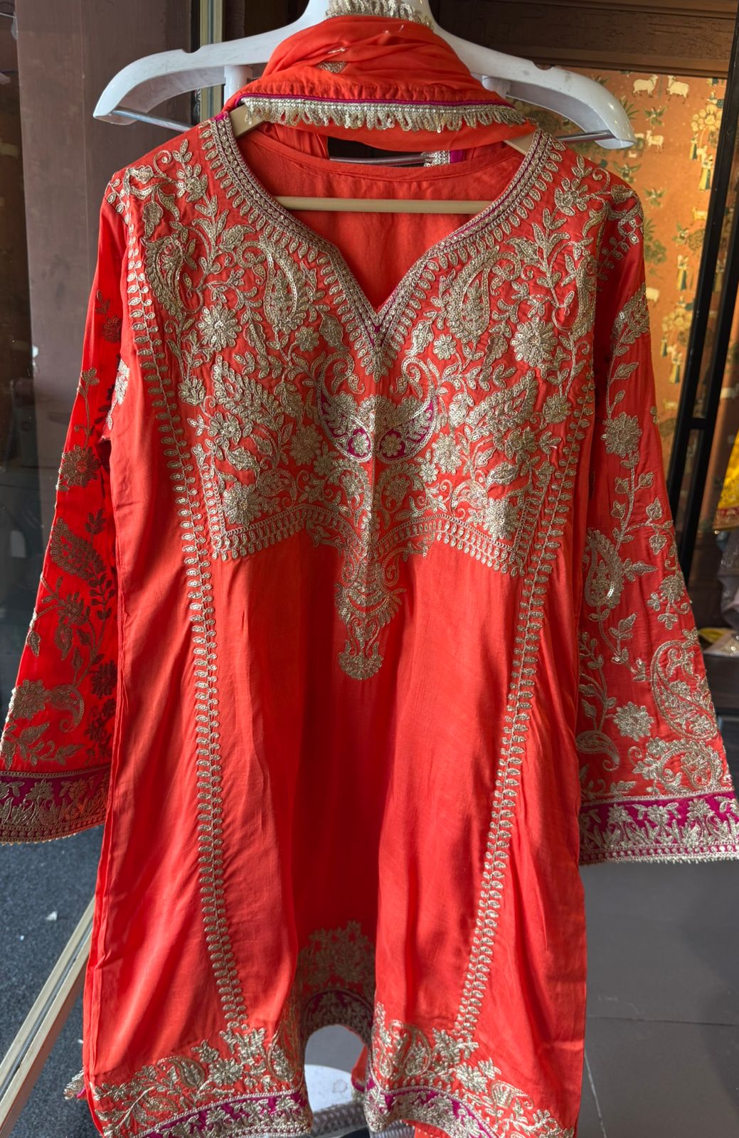 Pure 100% silk Kurta with Very beautiful Gold Zari