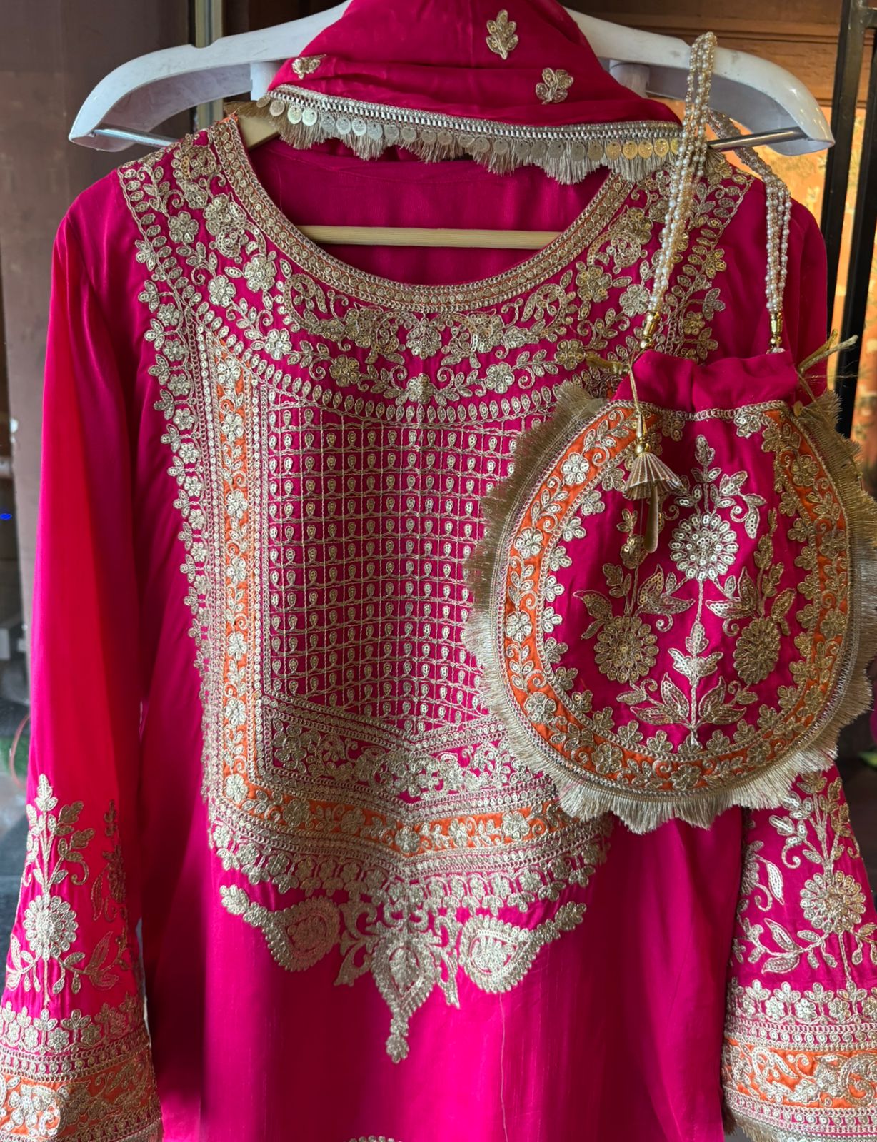 Pure 100% silk Kurta with Very beautiful Gold Zari