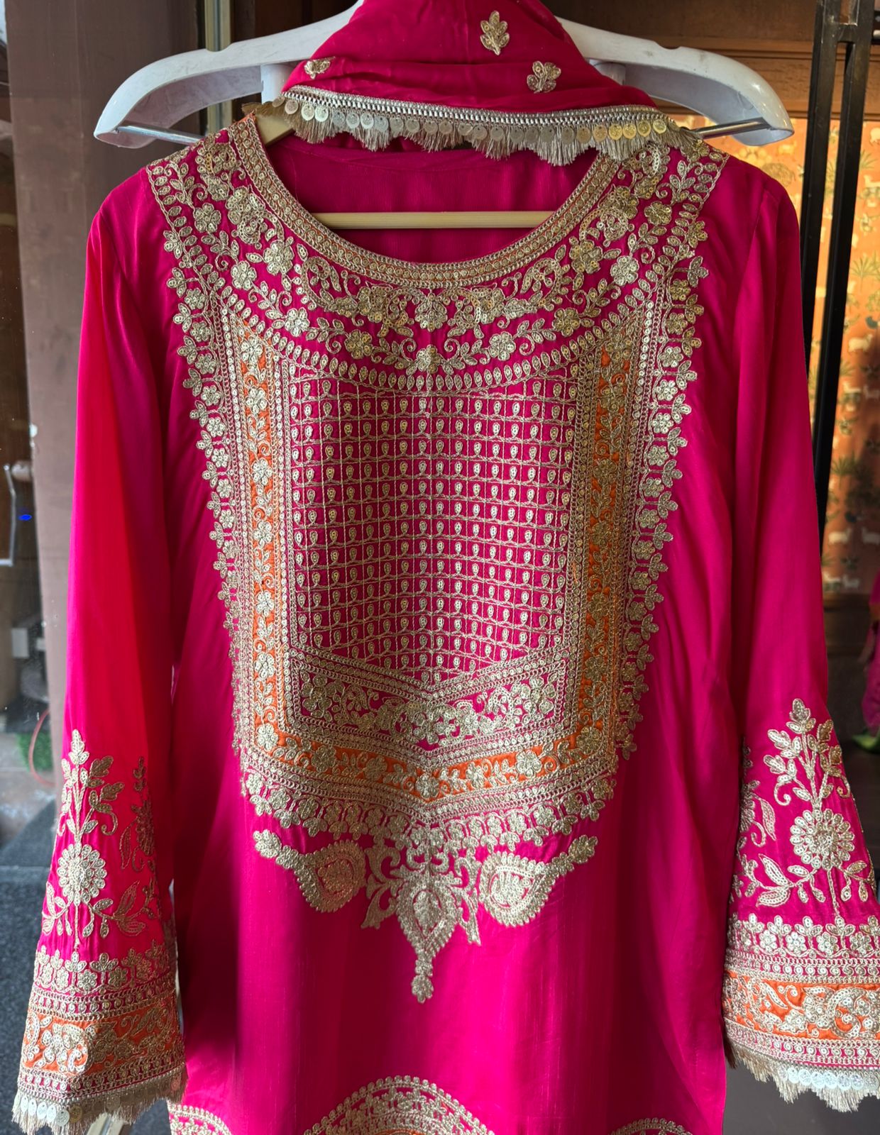 Pure 100% silk Kurta with Very beautiful Gold Zari