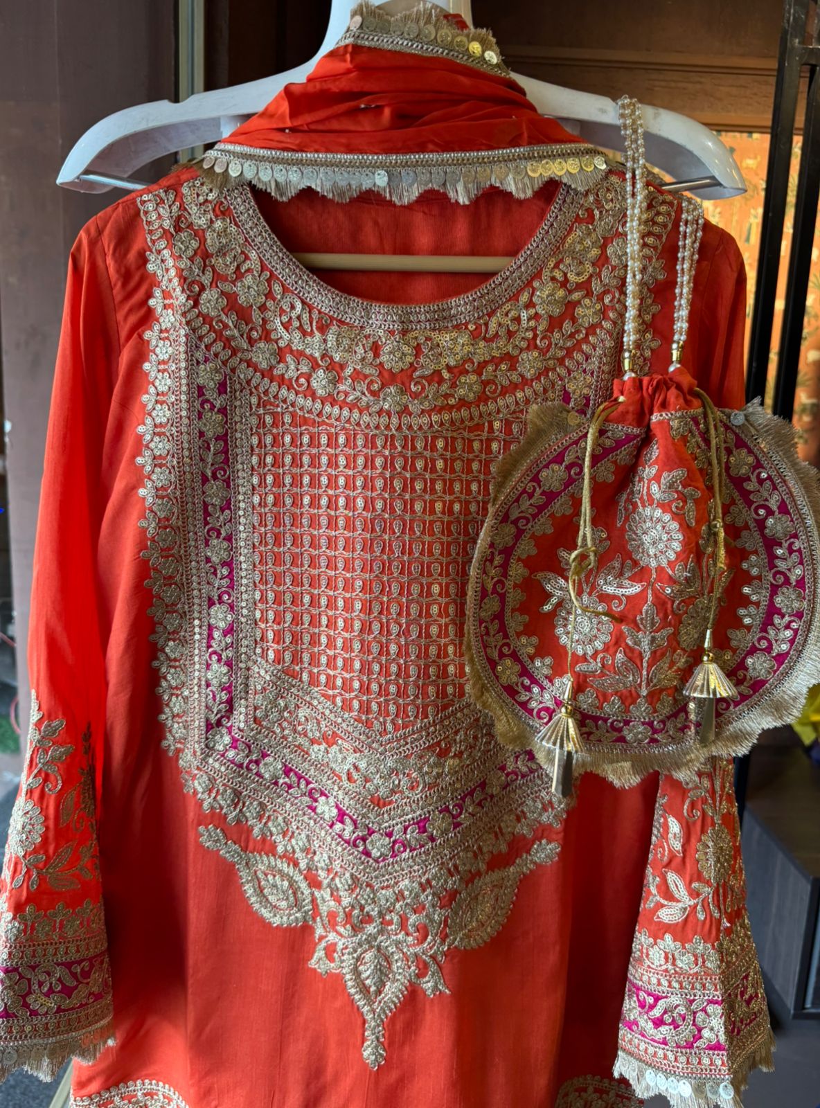 Pure 100% silk Kurta with Very beautiful Gold Zari