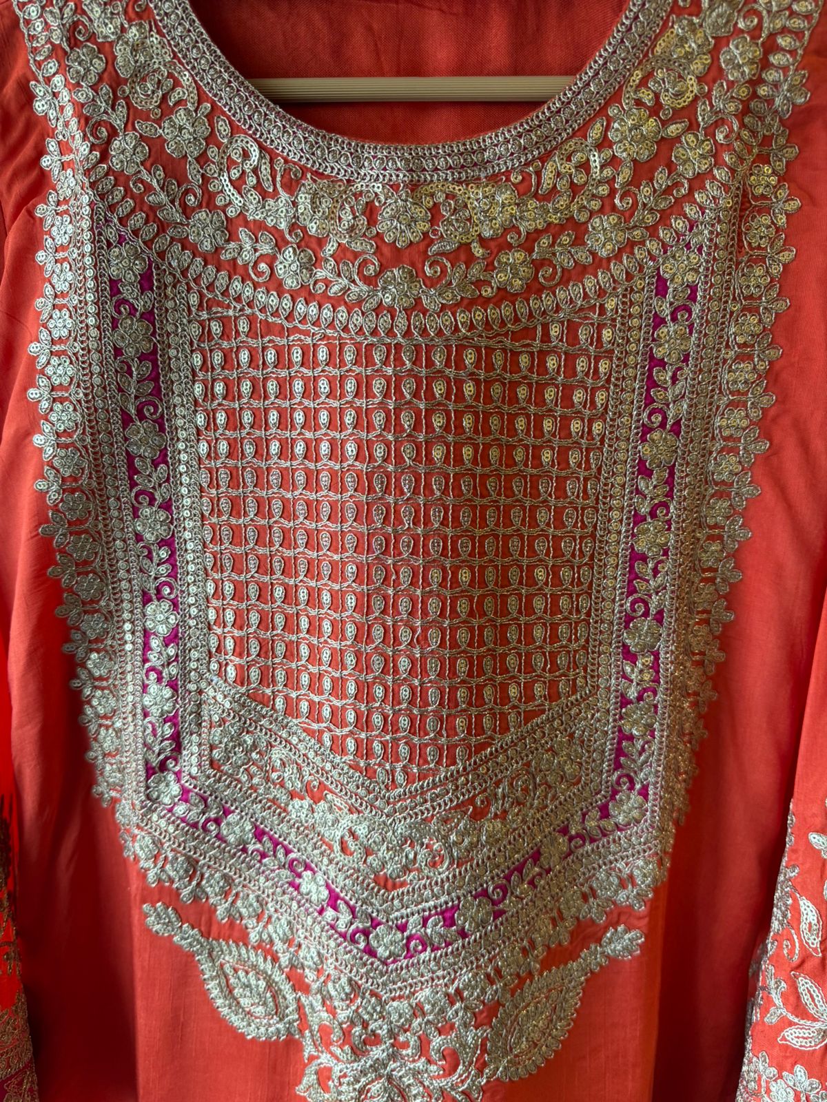 Pure 100% silk Kurta with Very beautiful Gold Zari