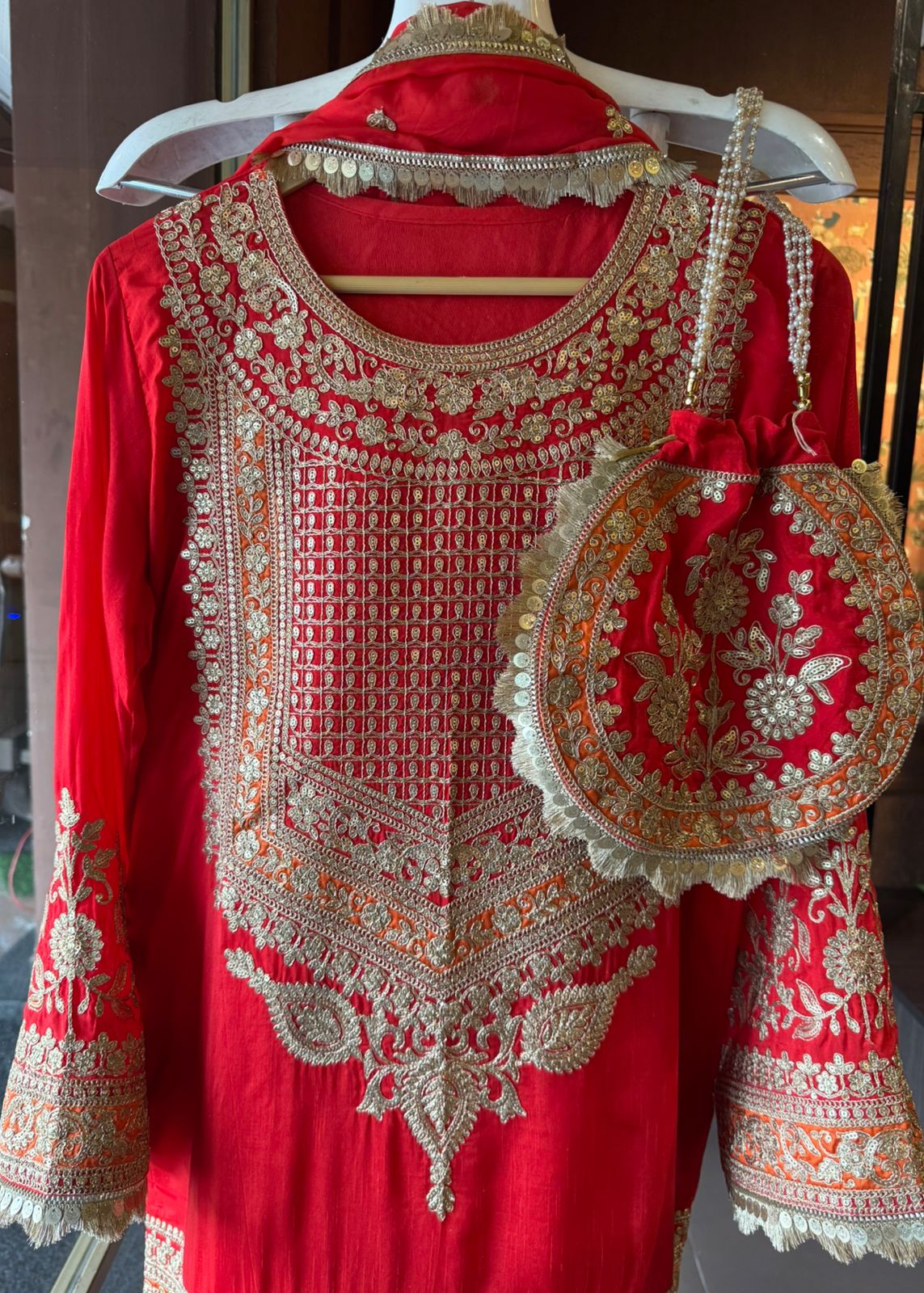 Pure 100% silk Kurta with Very beautiful Gold Zari