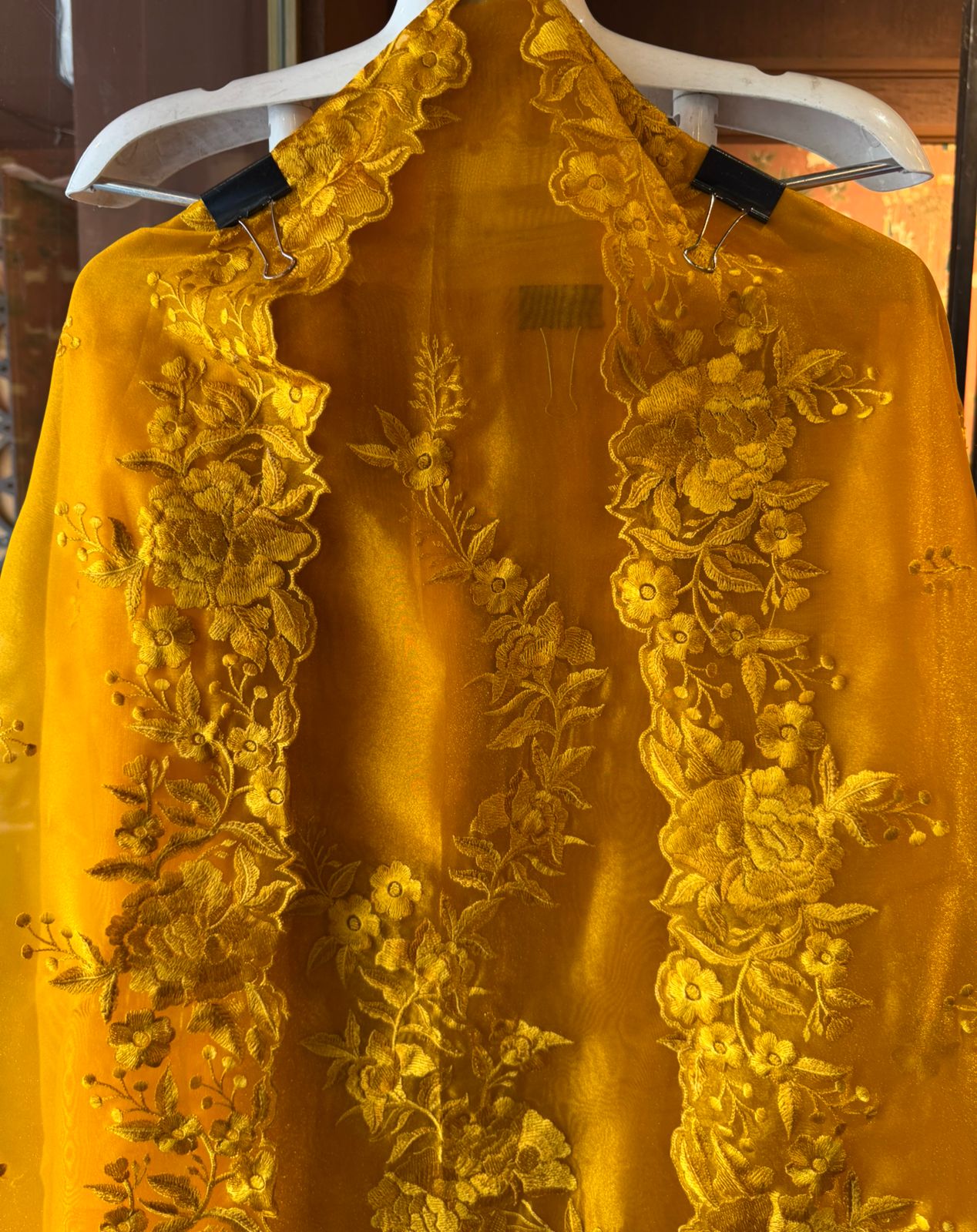 Pure Glass tissue Heavy floral thread embroidered Suit