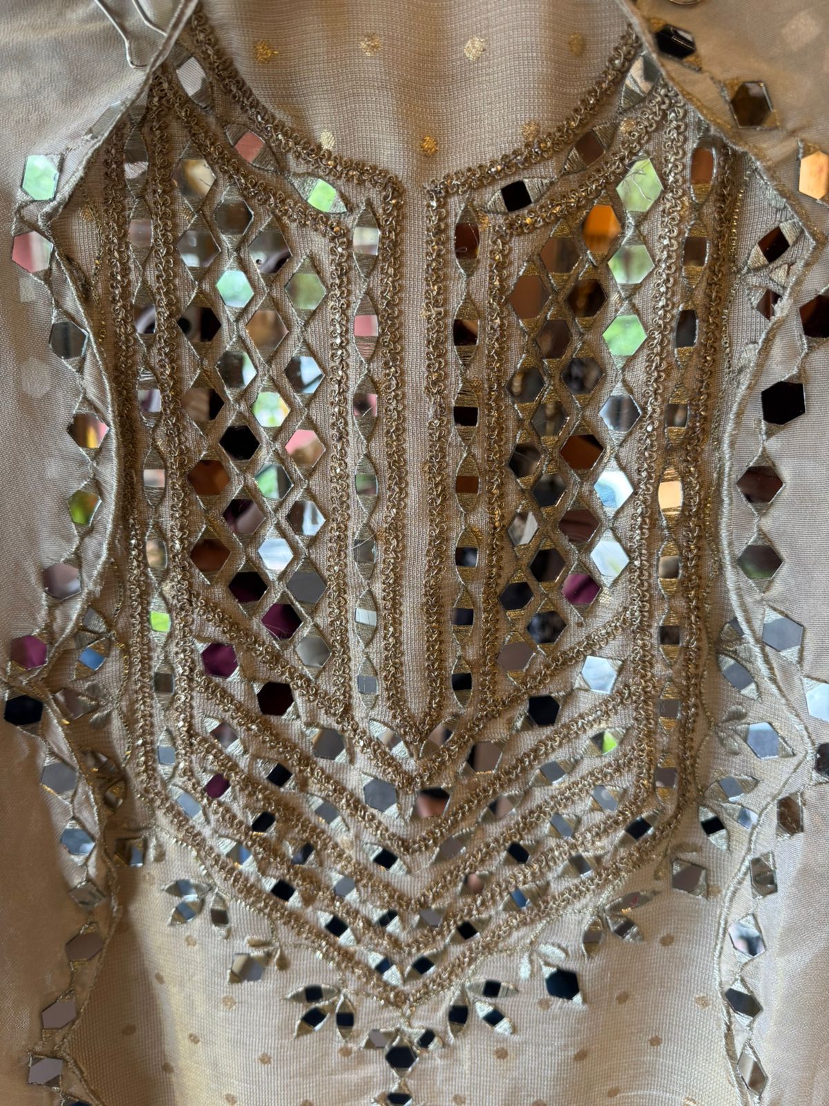 Tissue Off-white/ivory with a subtle sheen