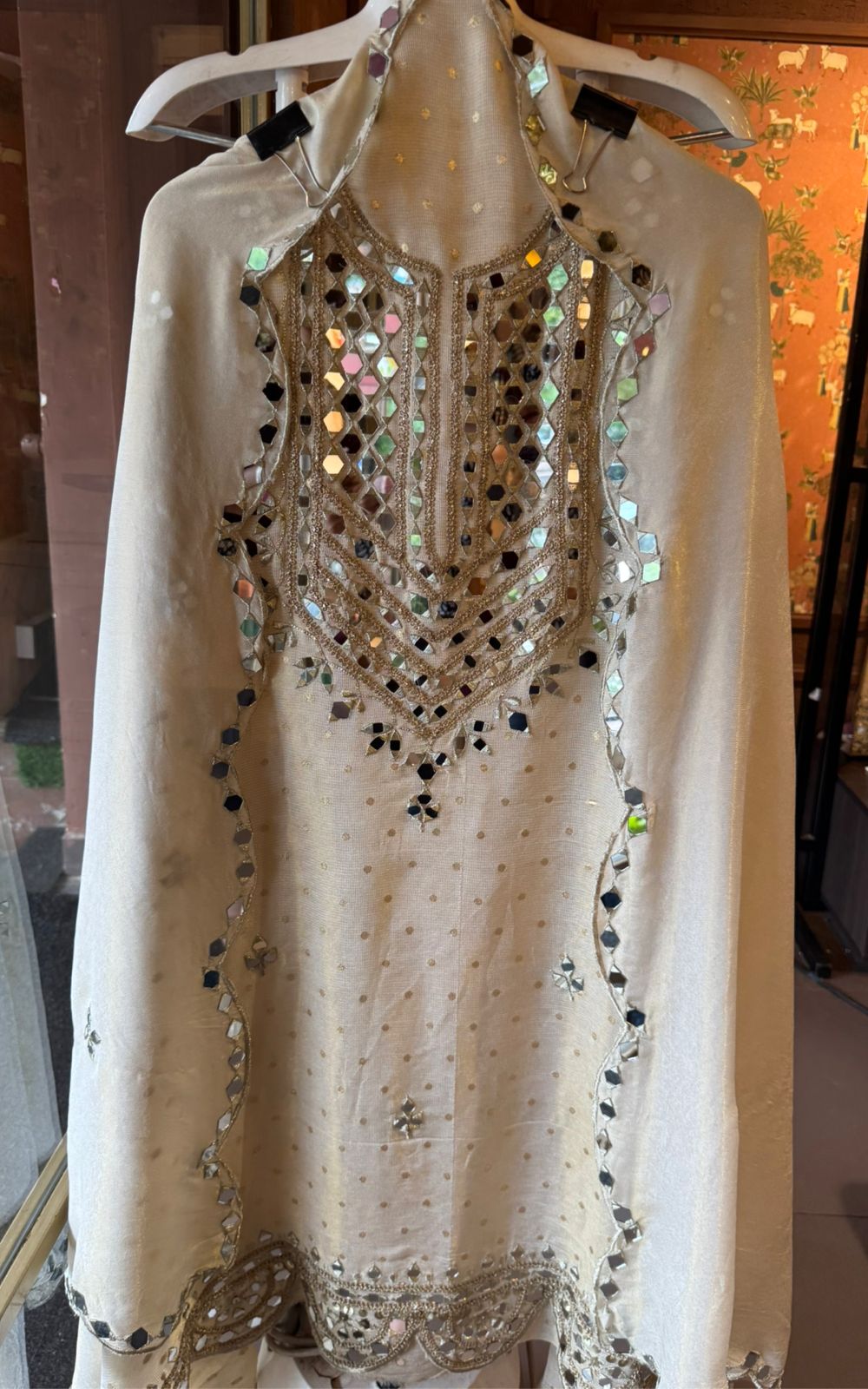 Tissue Off-white/ivory with a subtle sheen