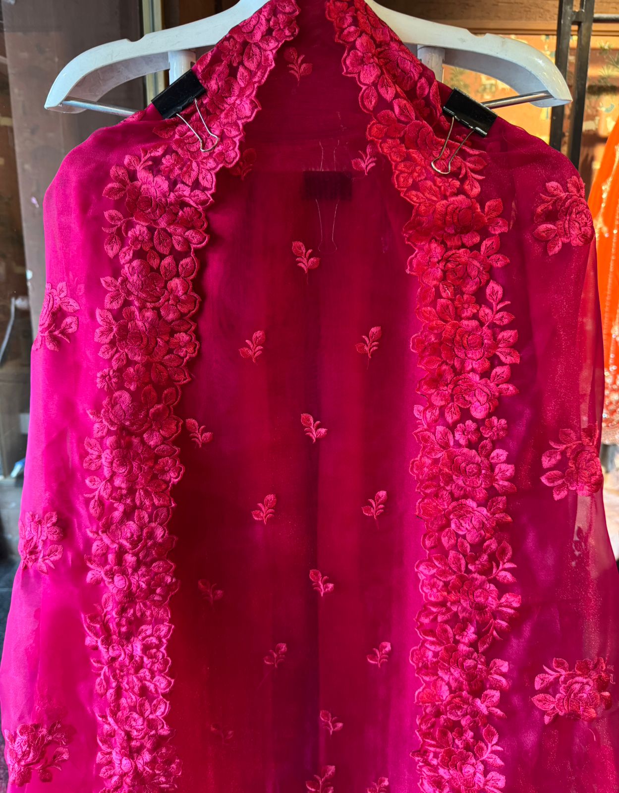 Glass tissue Heavy floral thread embroidered Suit