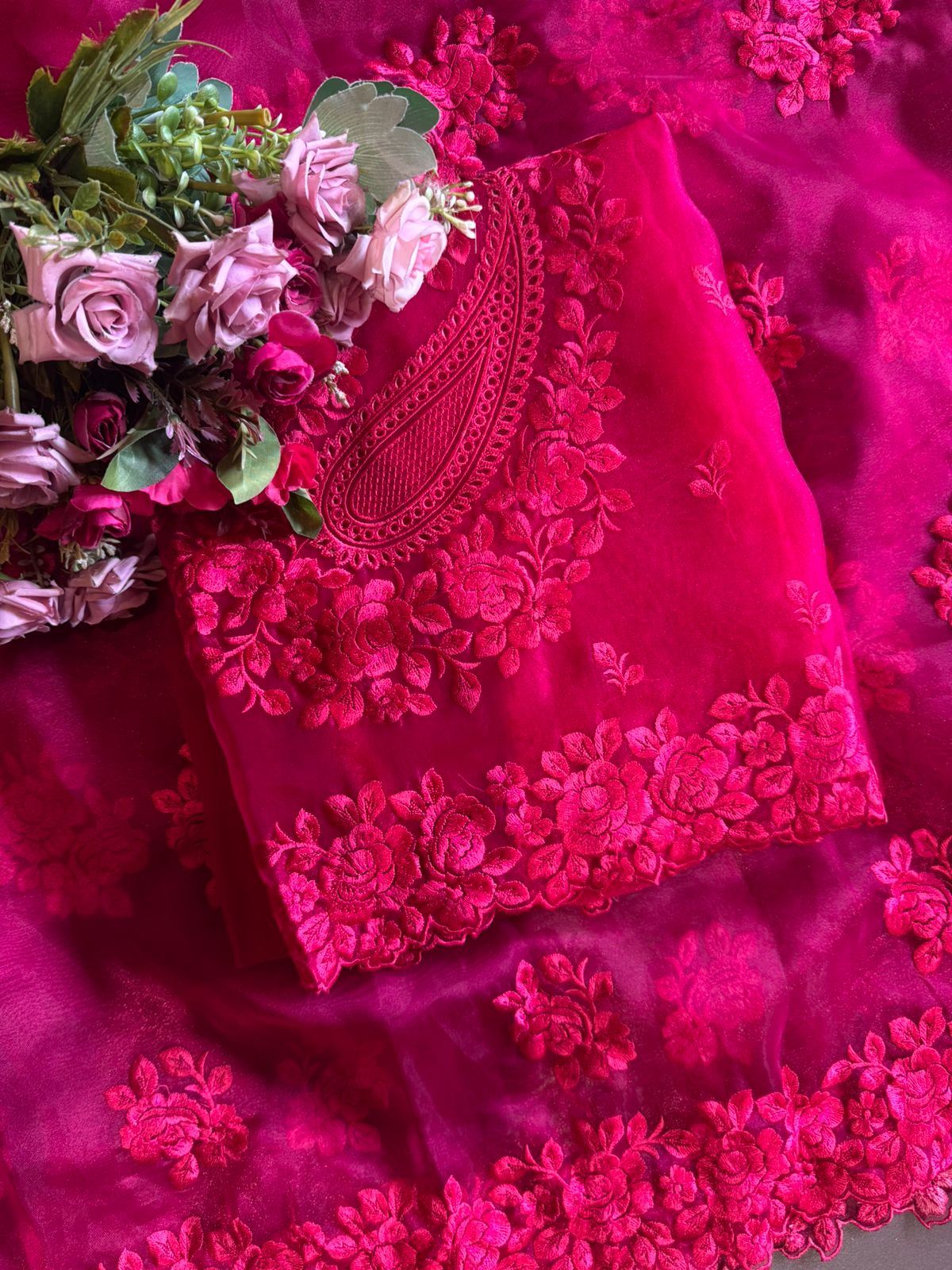 Glass tissue Heavy floral thread embroidered Suit