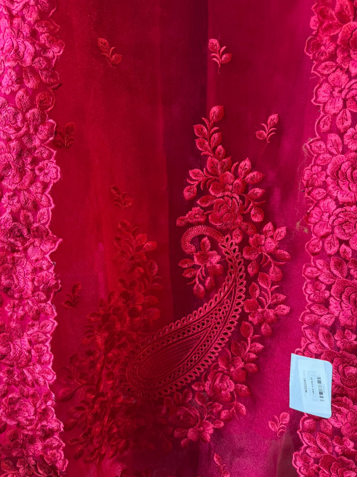 Glass tissue Heavy floral thread embroidered Suit