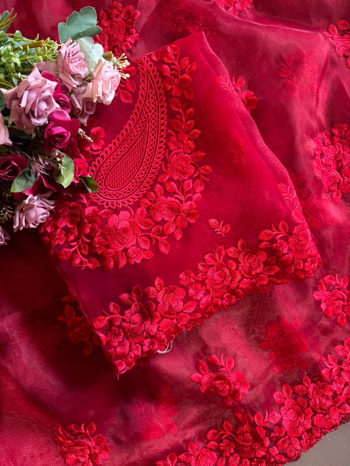 Glass tissue Heavy floral thread embroidered Suit