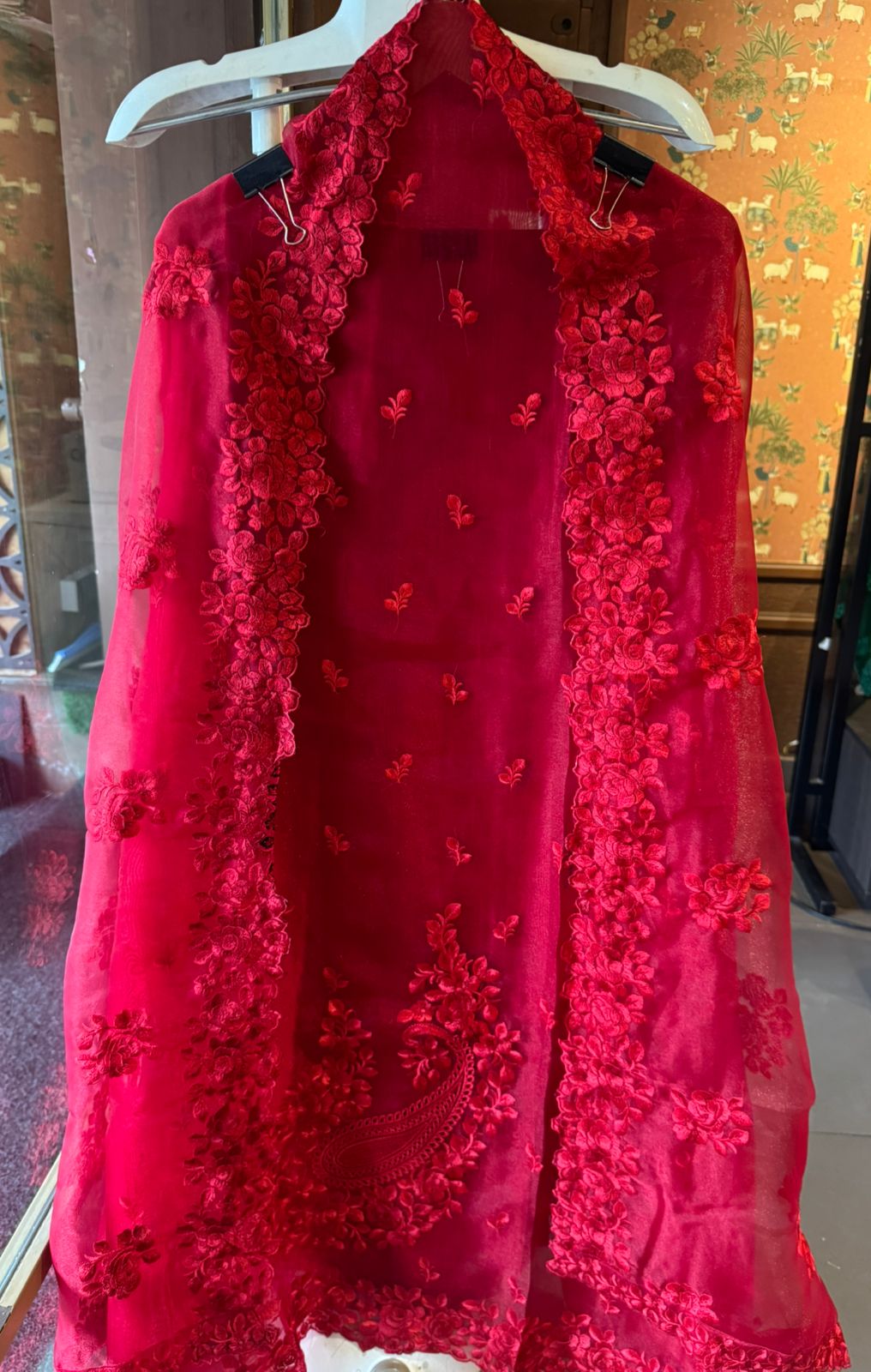 Glass tissue Heavy floral thread embroidered Suit