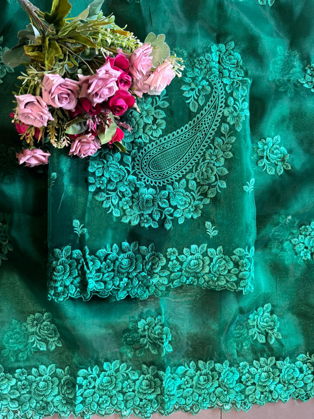 Glass tissue Heavy floral thread embroidered Suit