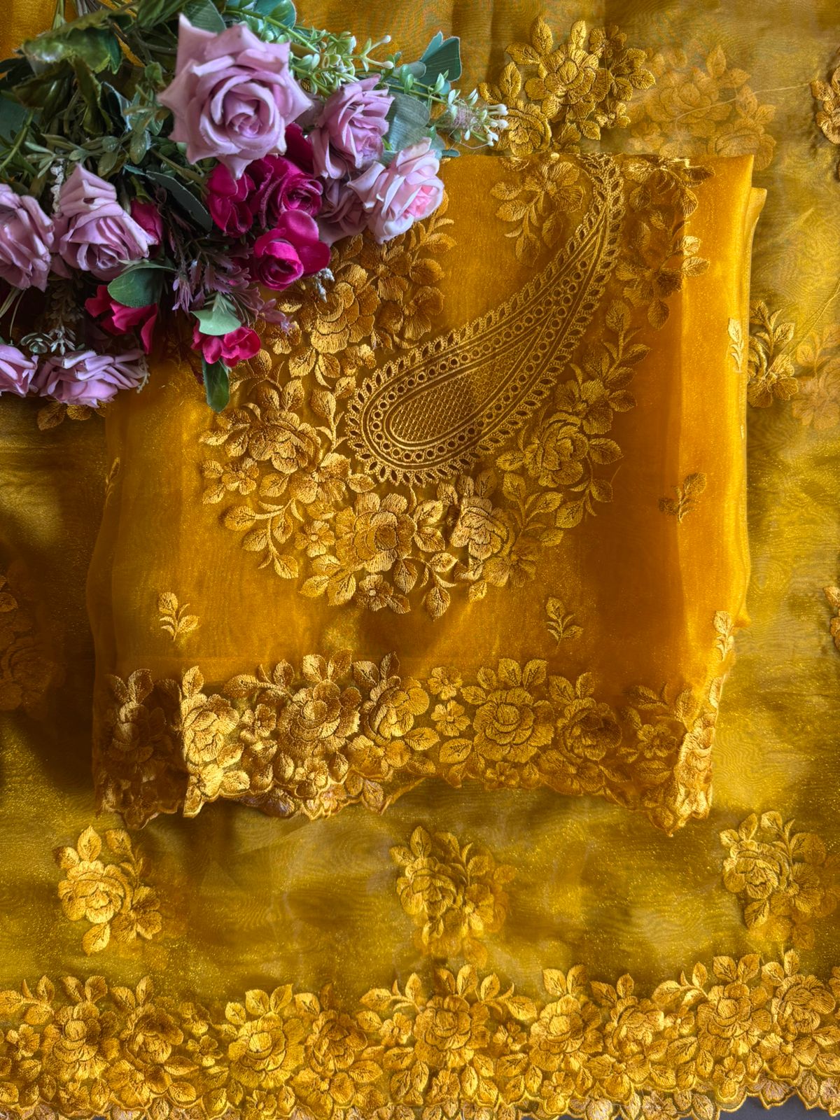 Glass tissue Heavy floral thread embroidered Suit