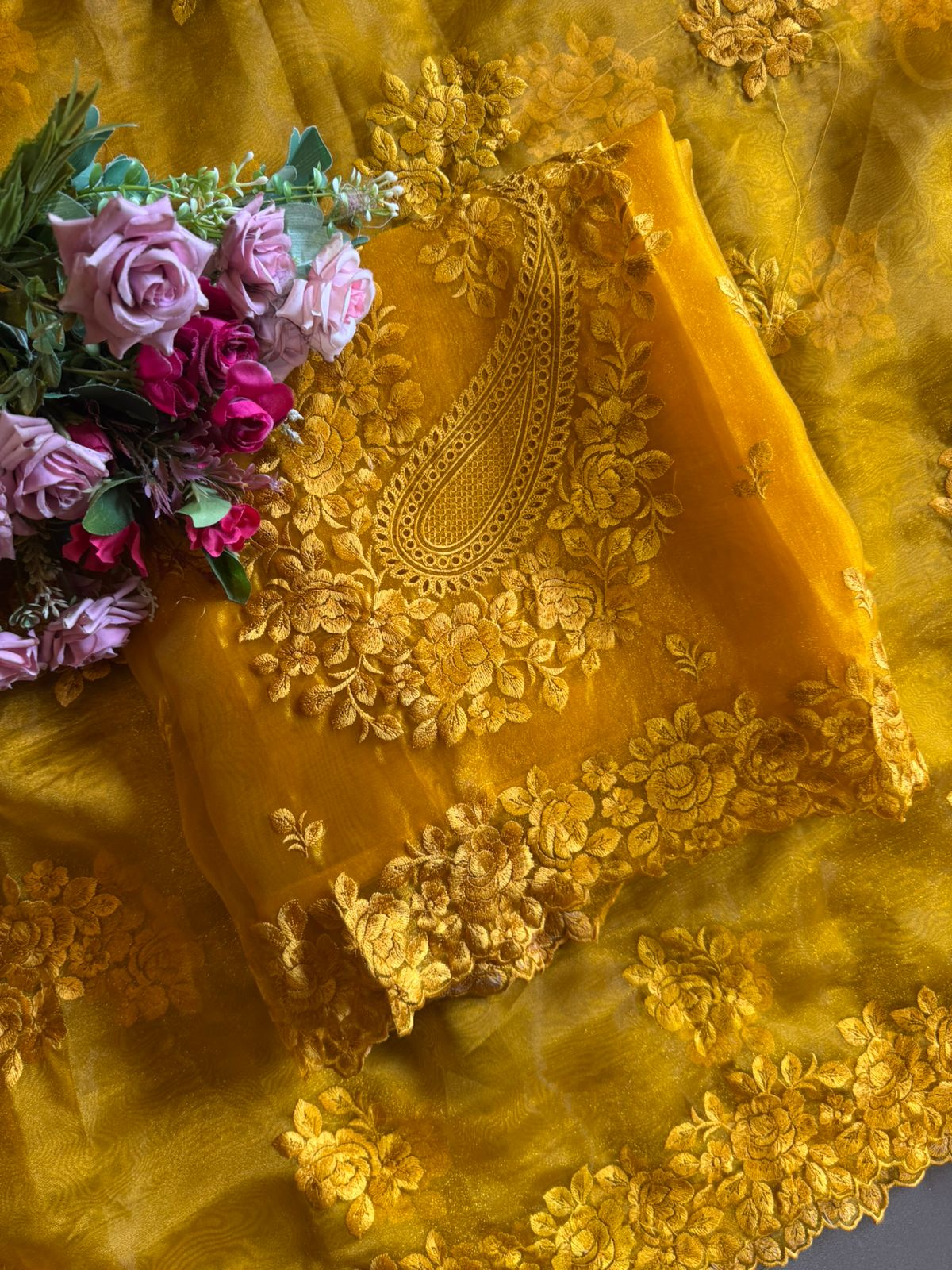 Glass tissue Heavy floral thread embroidered Suit