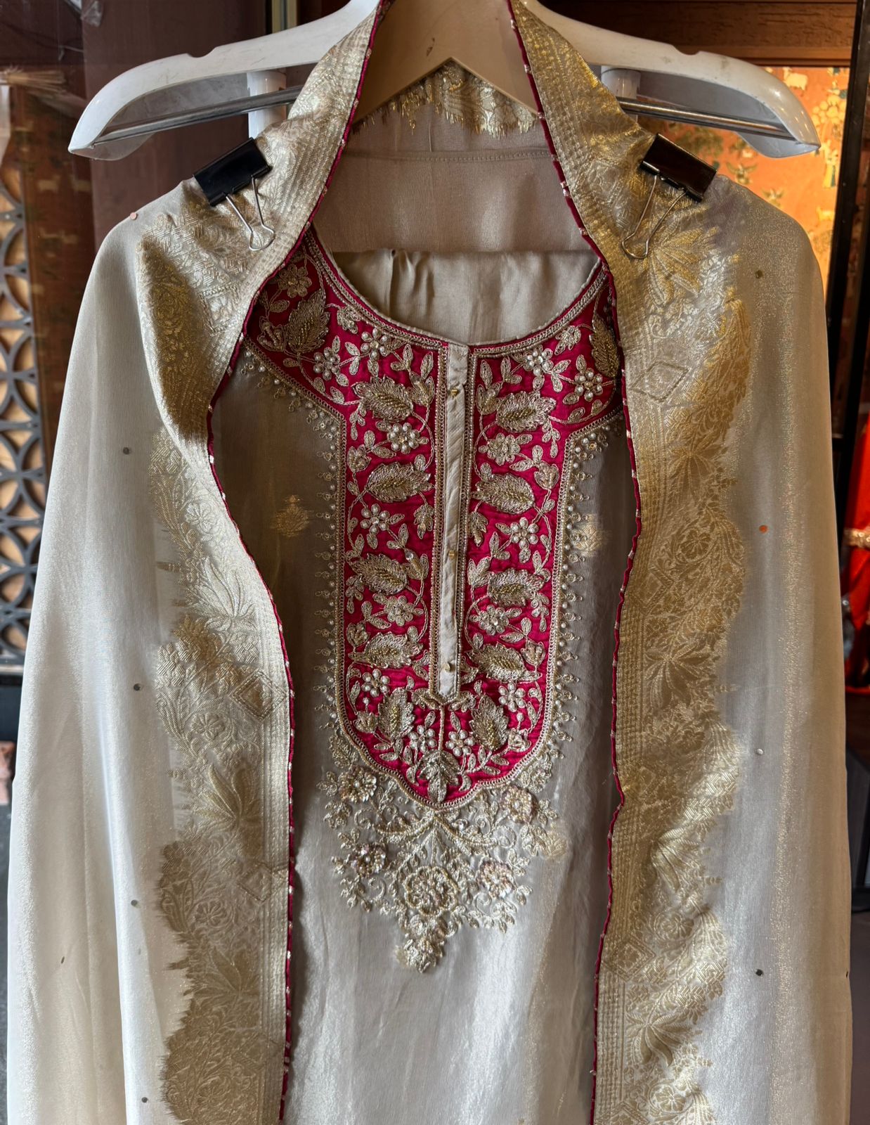 Striking contrast panel with heavy zari