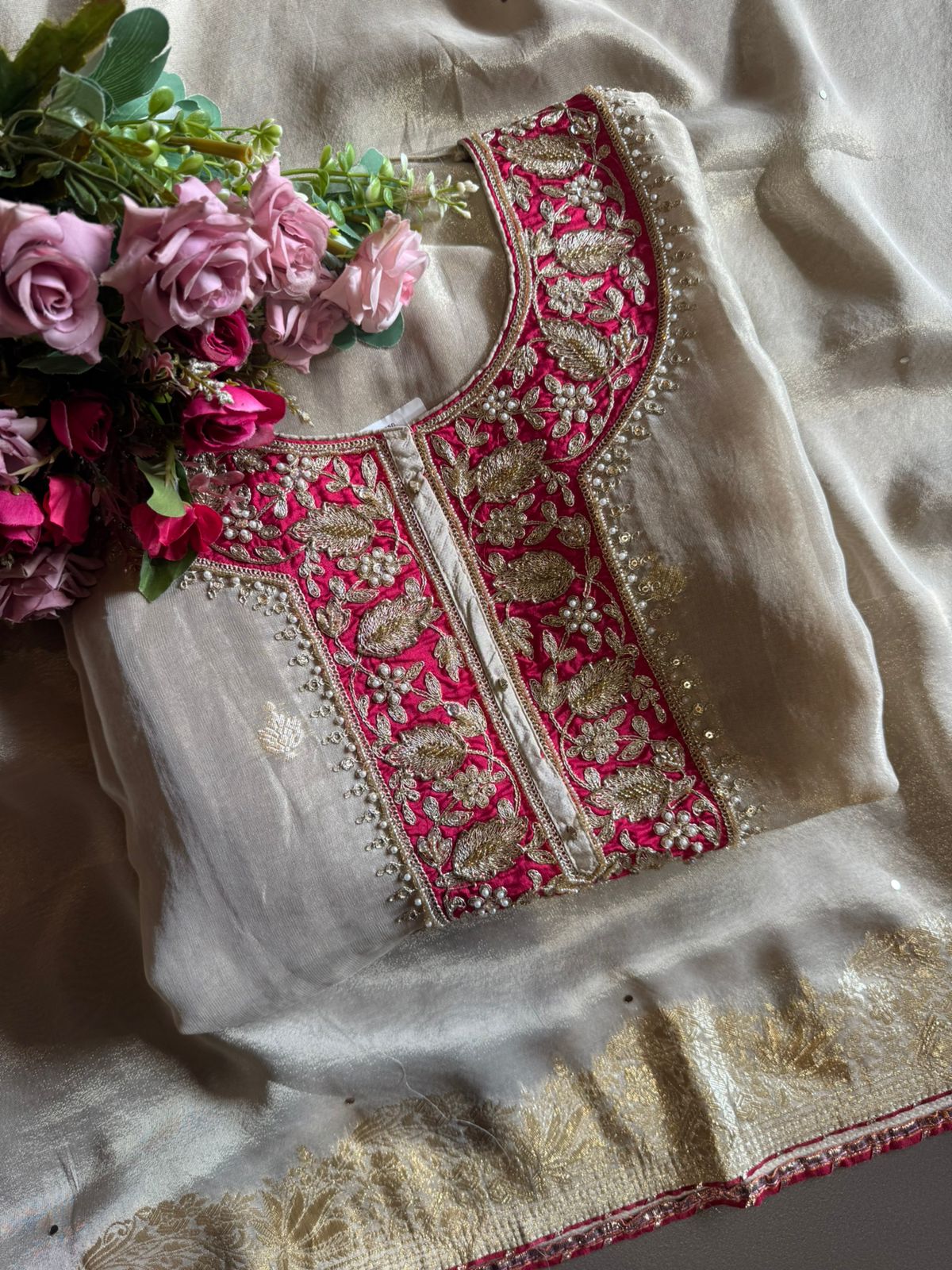 Striking contrast panel with heavy zari