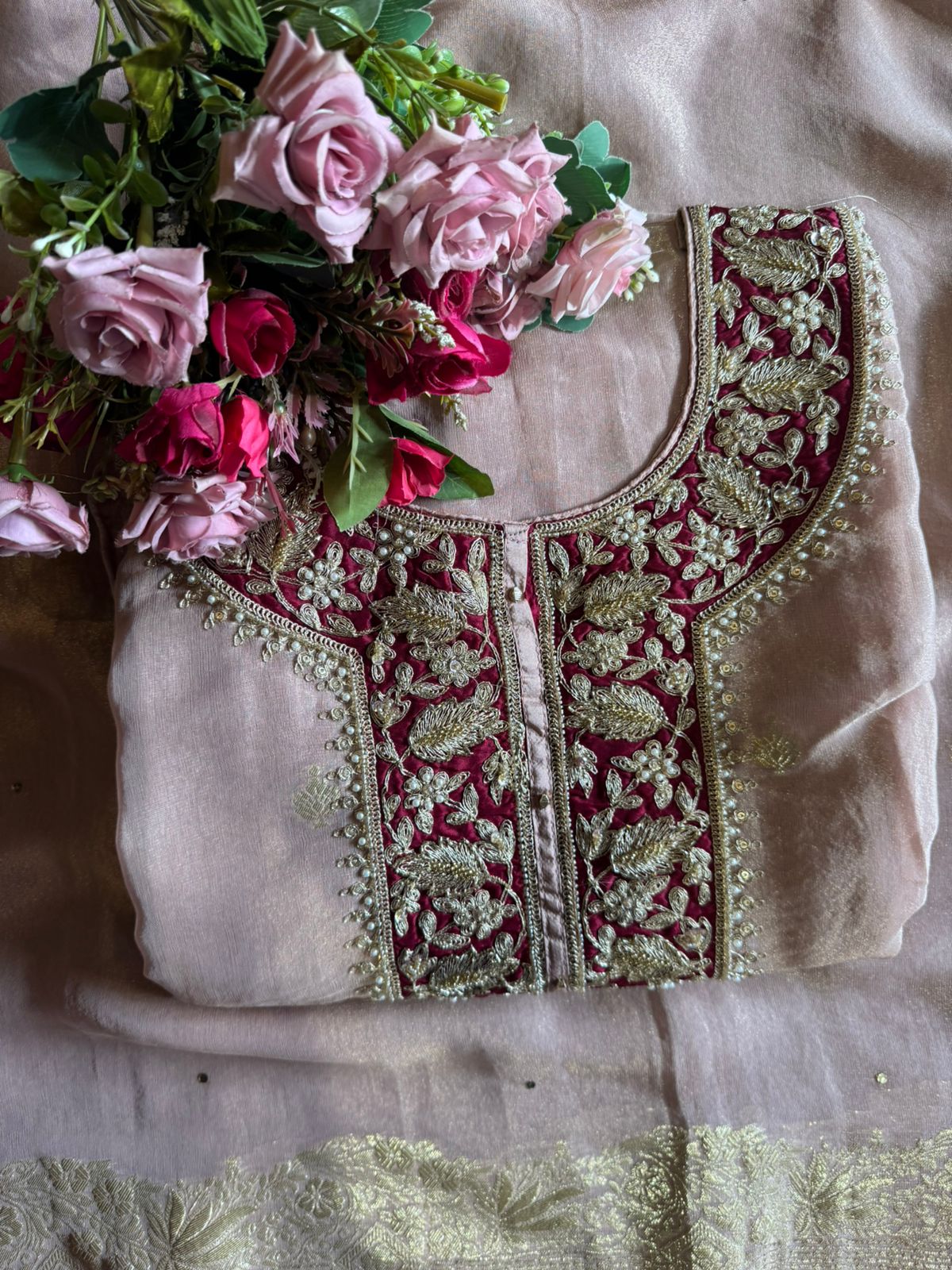 Striking contrast panel with heavy zari