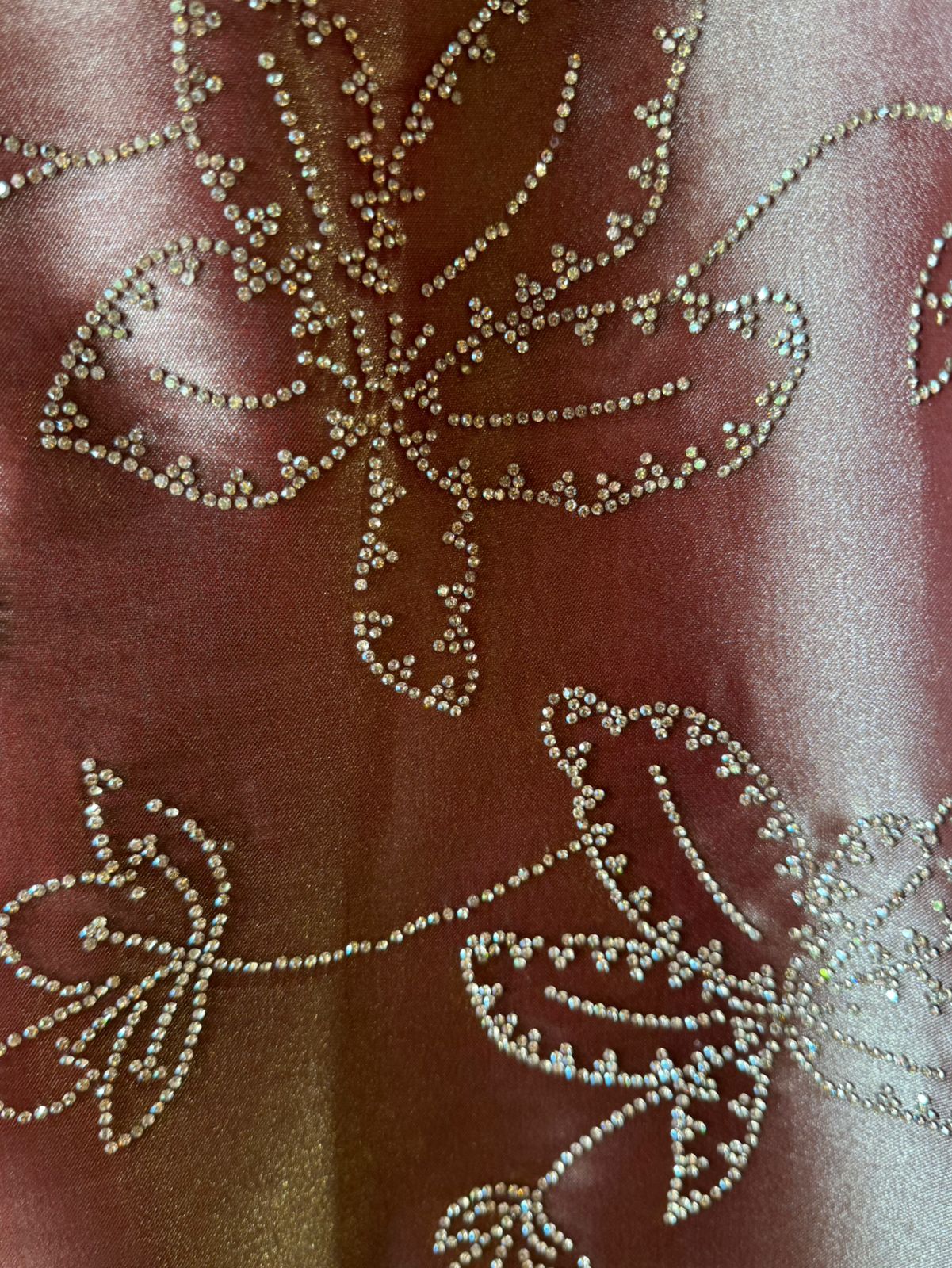 BEAUTIFUL UNSTITCHED SUIT DESIGN ON TISSUE