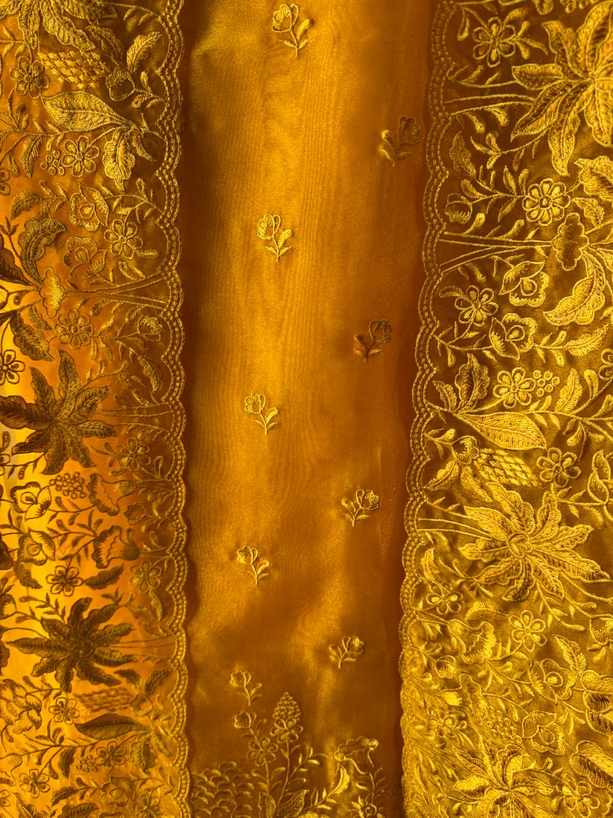 Pure Glass tissue Heavy floral thread embroidered Suit