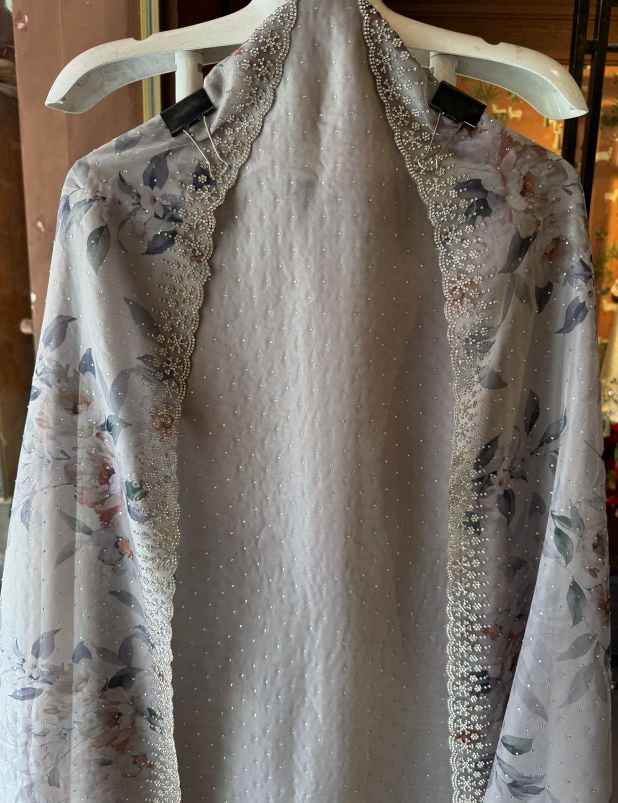 BEAUTIFUL UNSTITCHED SUIT DESIGN ON ORGANZA TISSUE