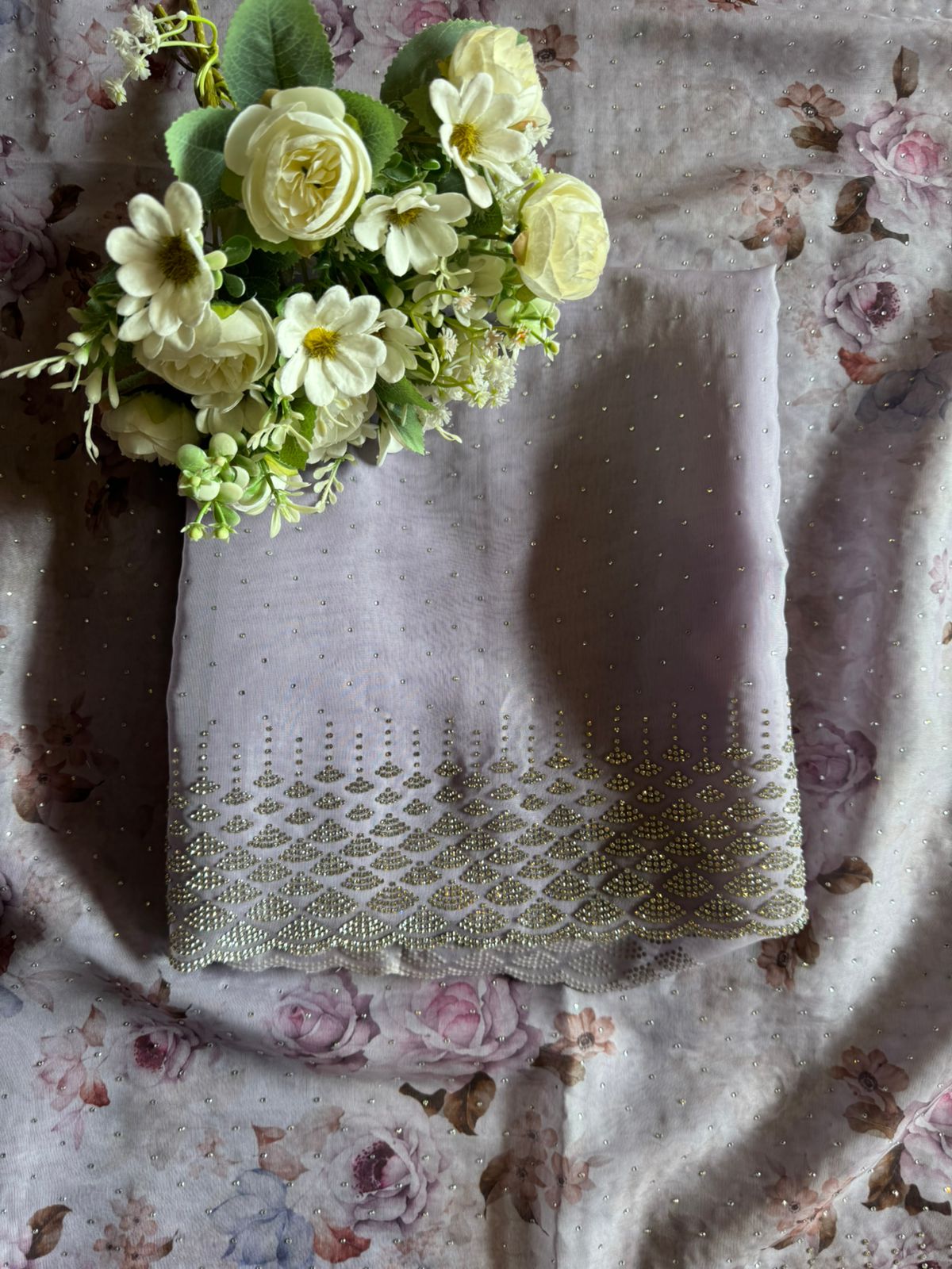 BEAUTIFUL UNSTITCHED SUIT DESIGN ON ORGANZA TISSUE