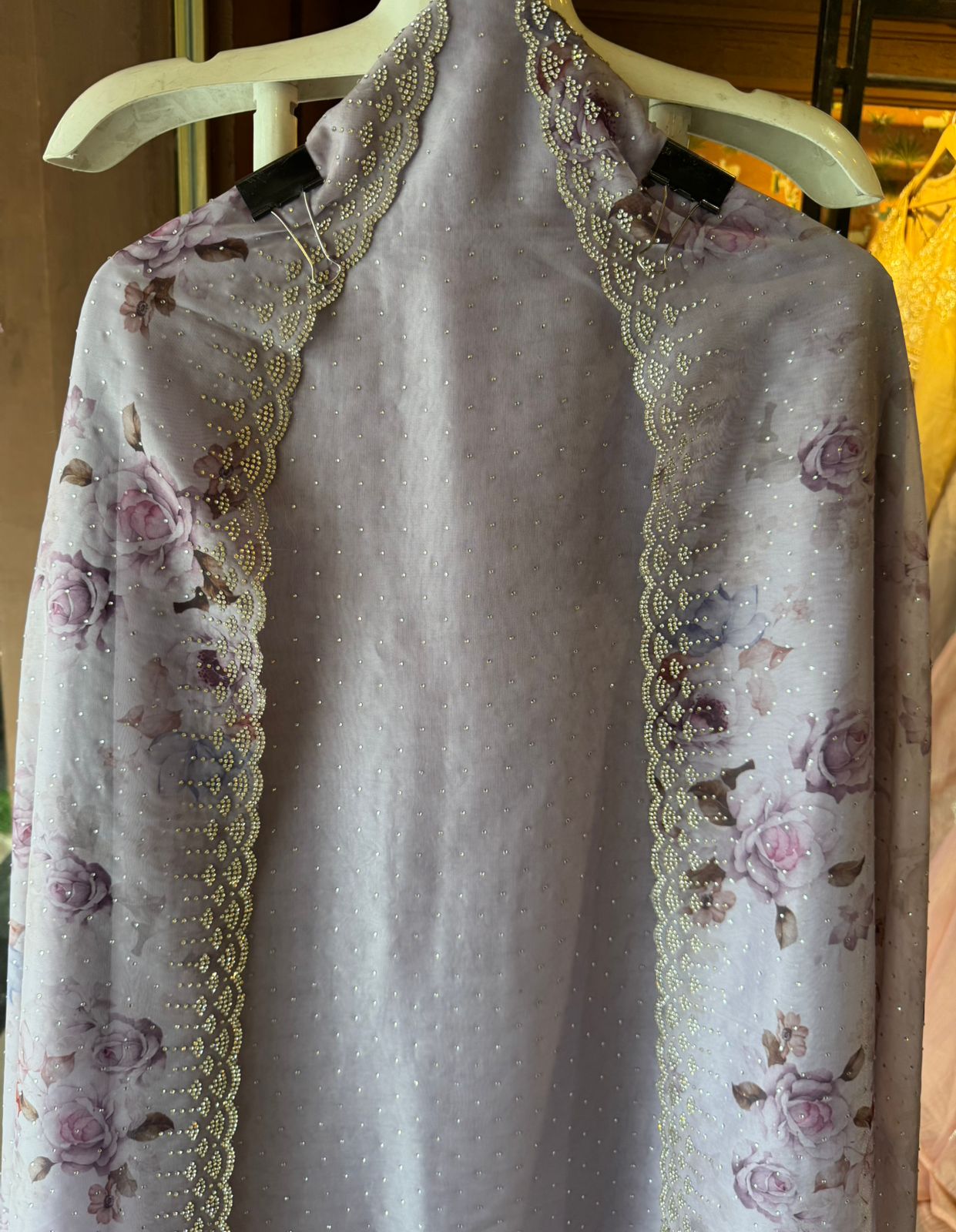 BEAUTIFUL UNSTITCHED SUIT DESIGN ON ORGANZA TISSUE