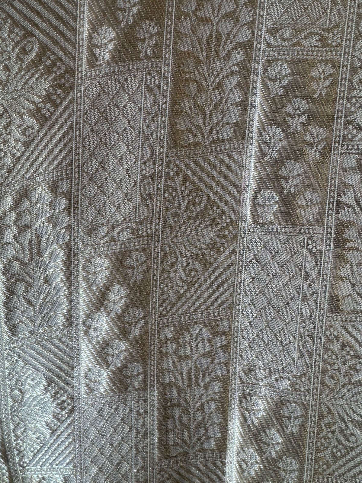 Beige-golden ethnic suit