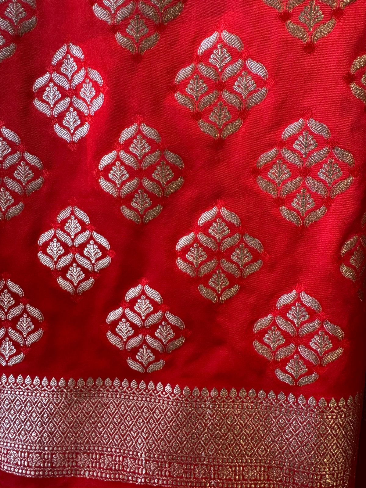 Butidar Banarsi silk Unstitched Suits