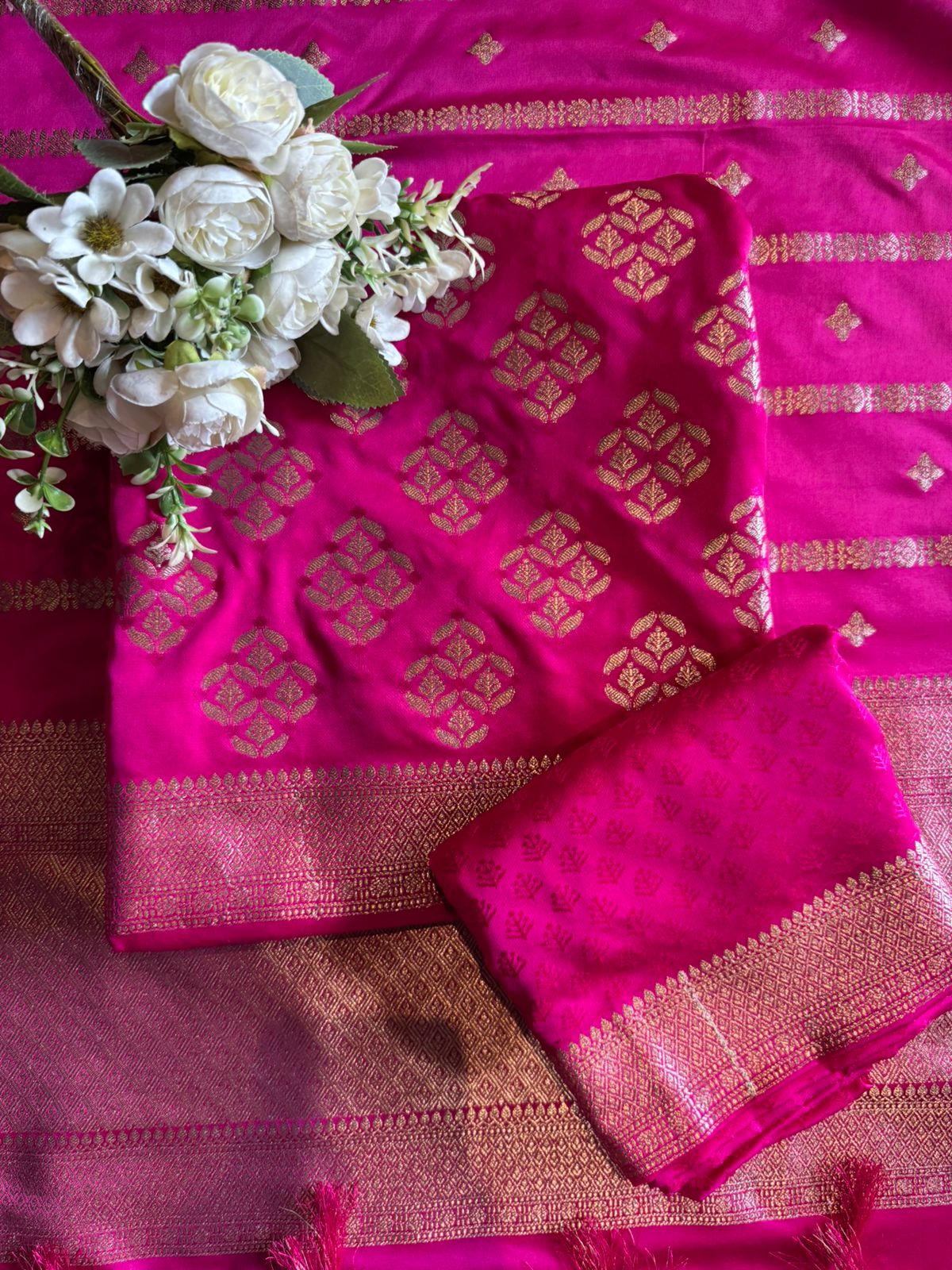 Butidar Banarsi silk Unstitched Suits