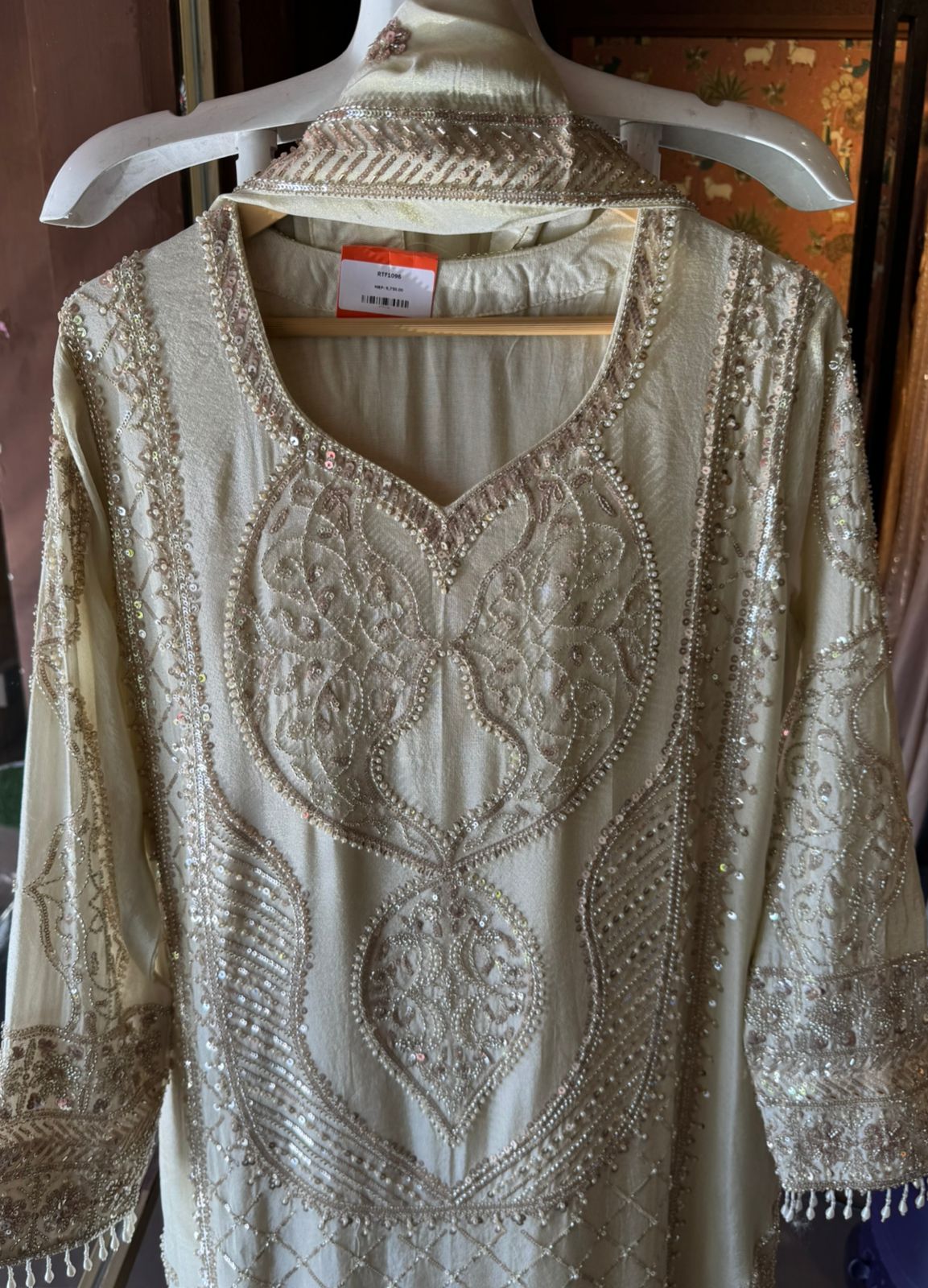 Beautiful cream-beige ethnic suit set