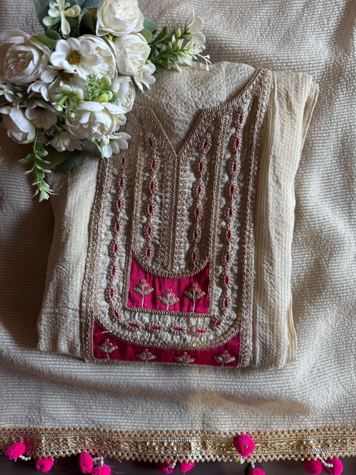 Self tissue cream-colored ethnic suit