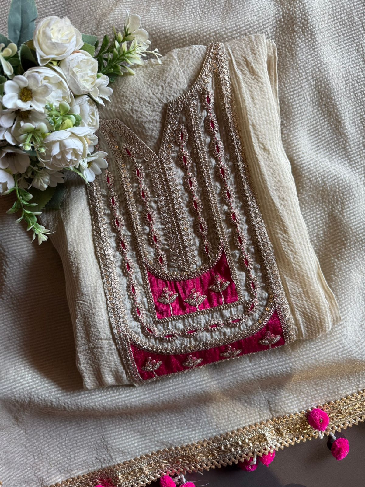 Self tissue cream-colored ethnic suit