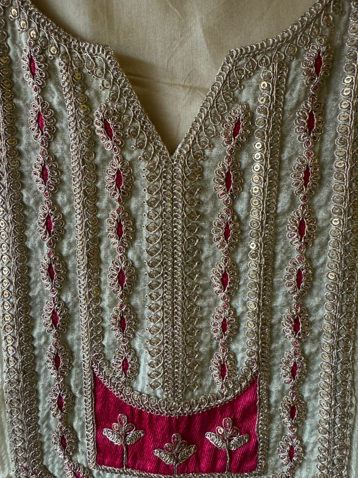 Self tissue cream-colored ethnic suit