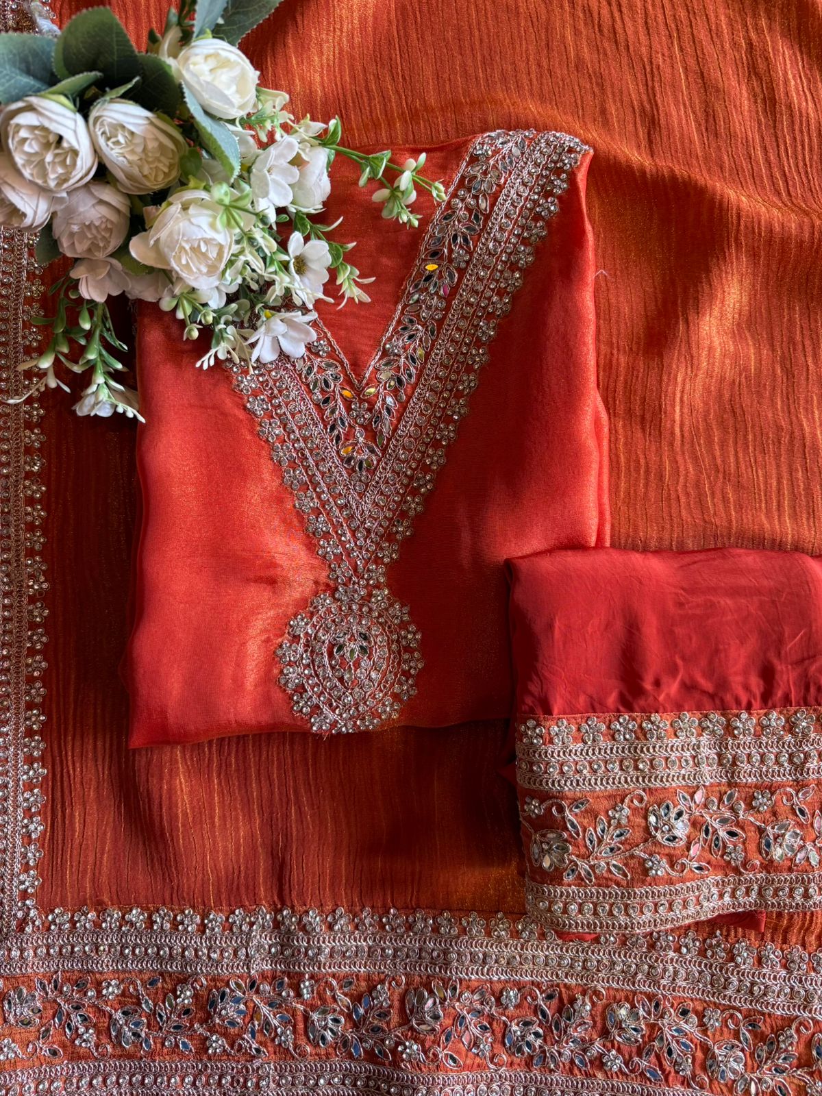 Tissue fabric with a lustrous finish