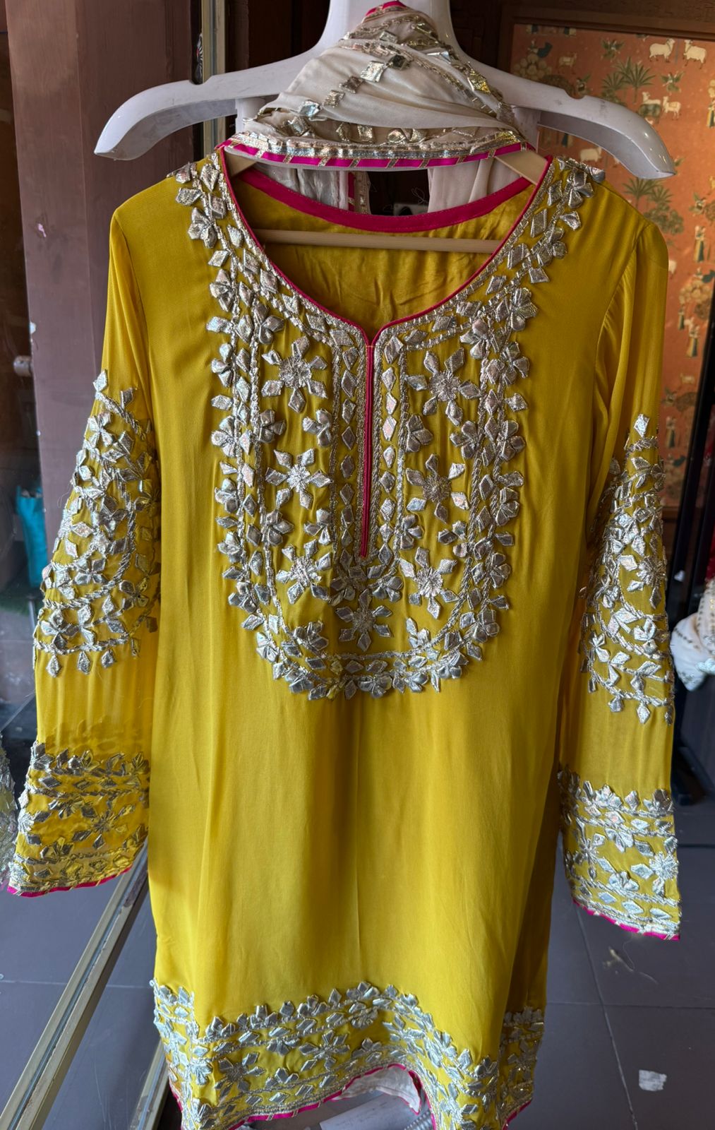 Mustard yellow Gotta-work suit