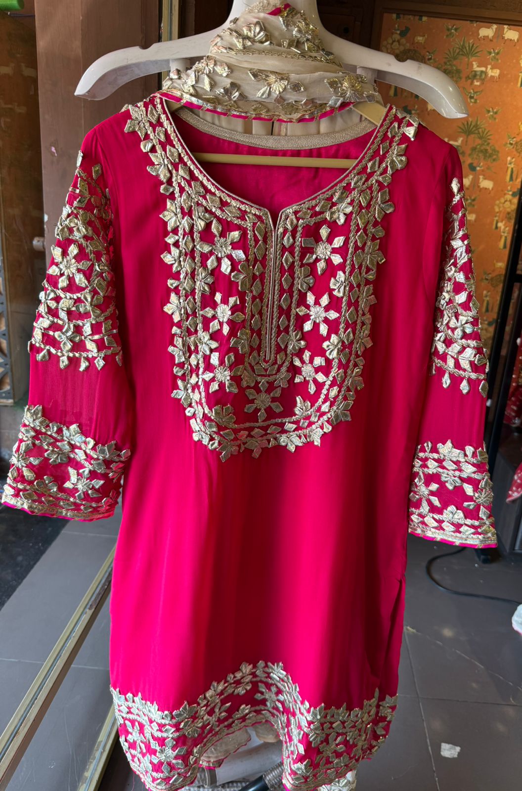 Cherry Gotta-work suit