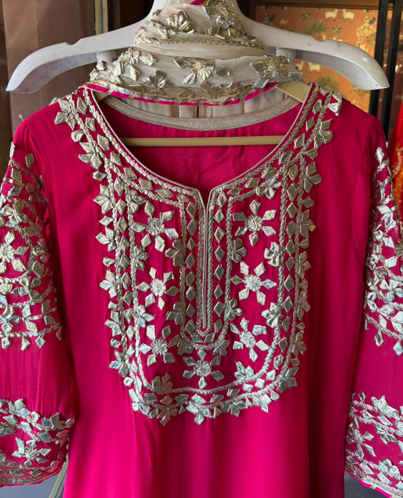 Cherry Gotta-work suit