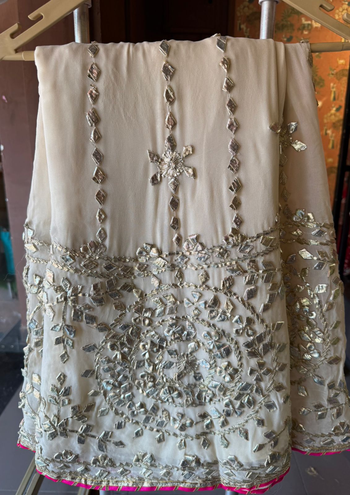 Cherry Gotta-work suit