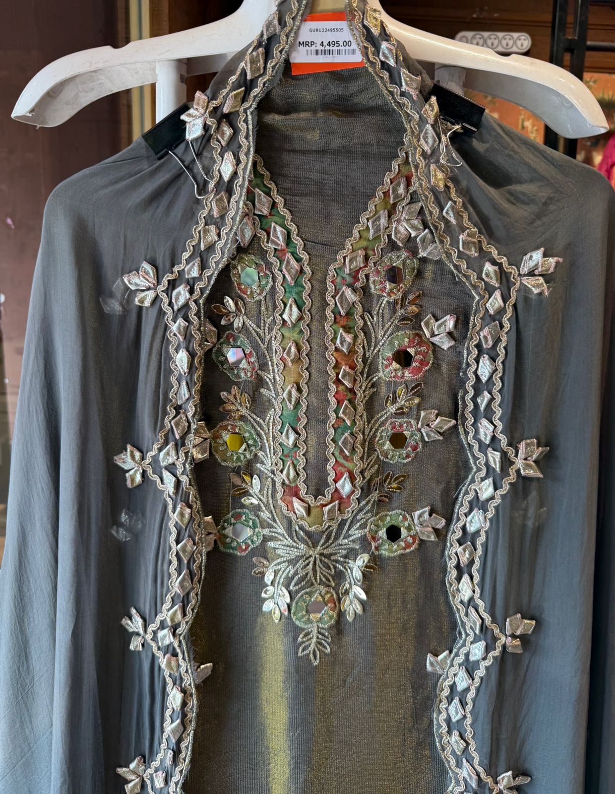 Traditional ethnic suit