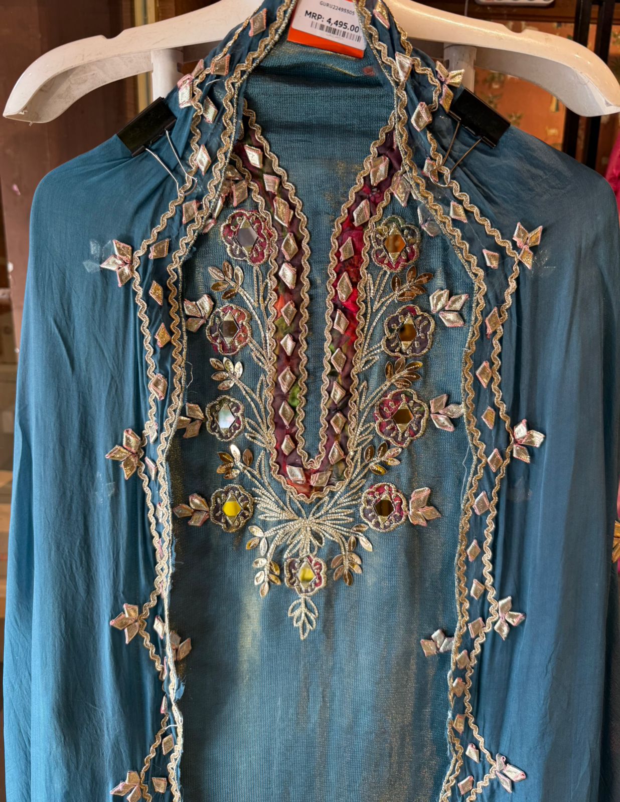 Traditional ethnic suit