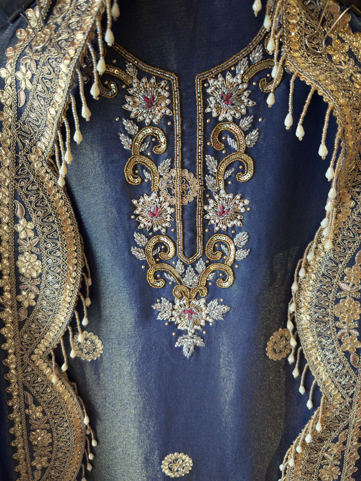 Traditional ethnic suit On Shimmer