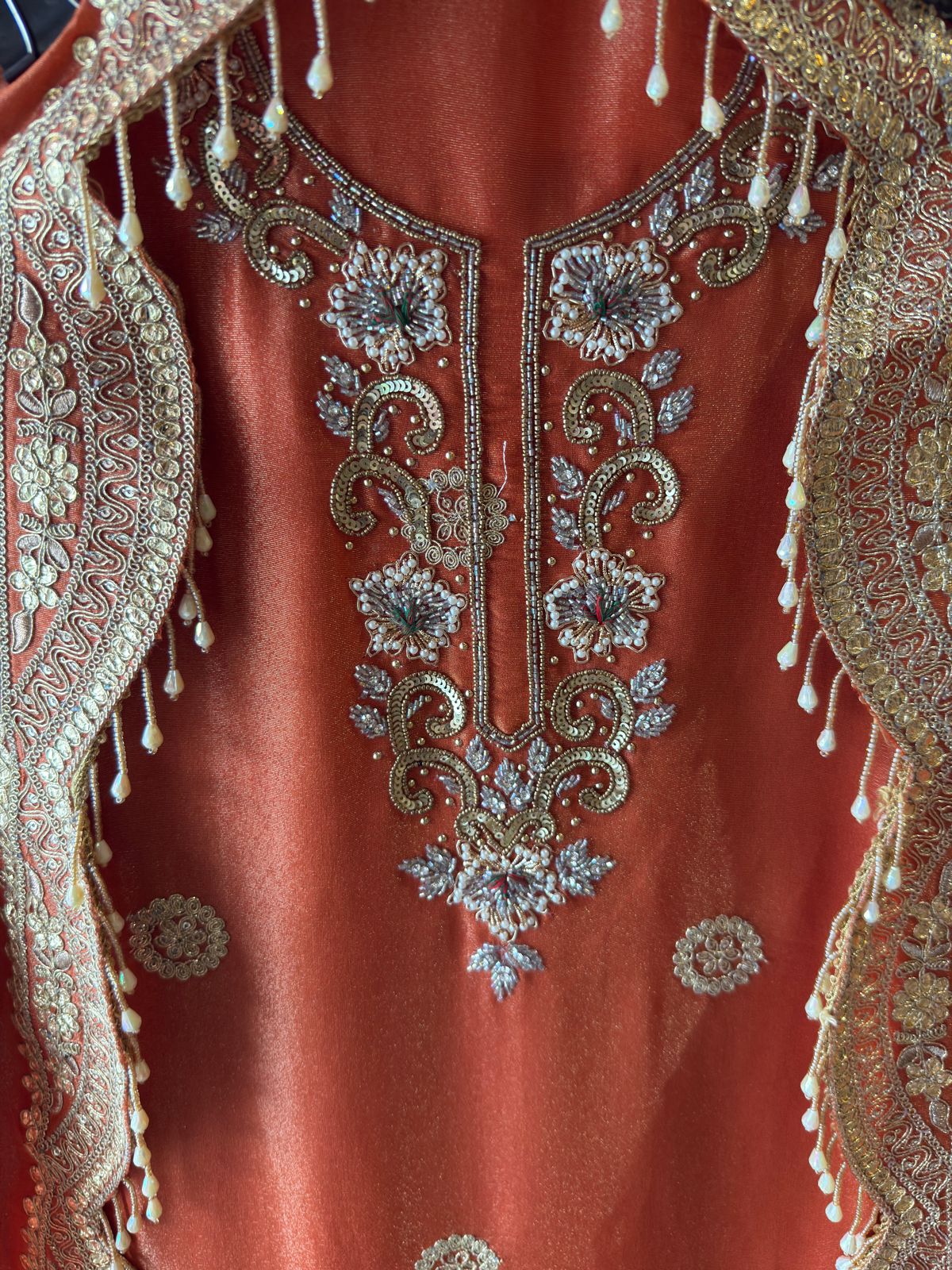 Traditional ethnic suit On Shimmer