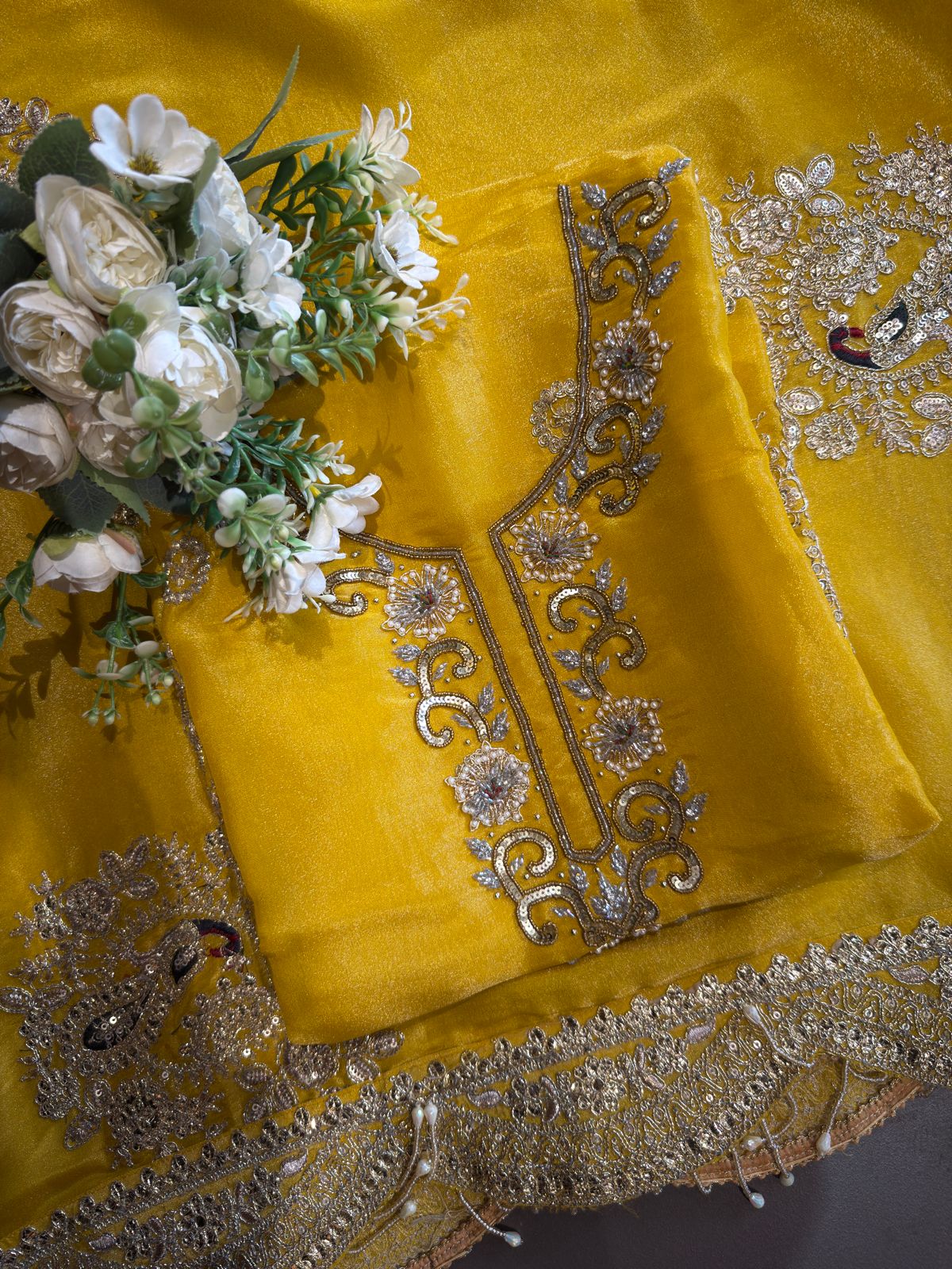 Traditional ethnic suit On Shimmer