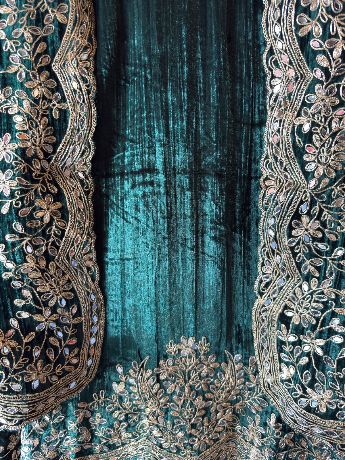 Crushed Velvet Unstitched Suits