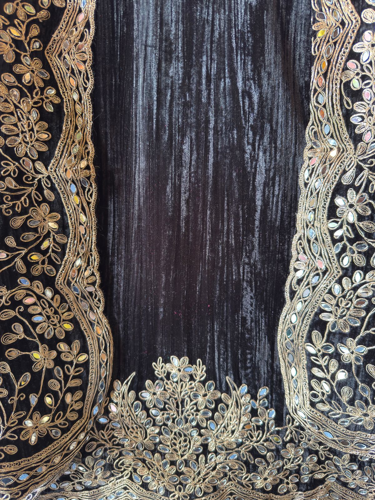 Crushed Velvet Unstitched Suits