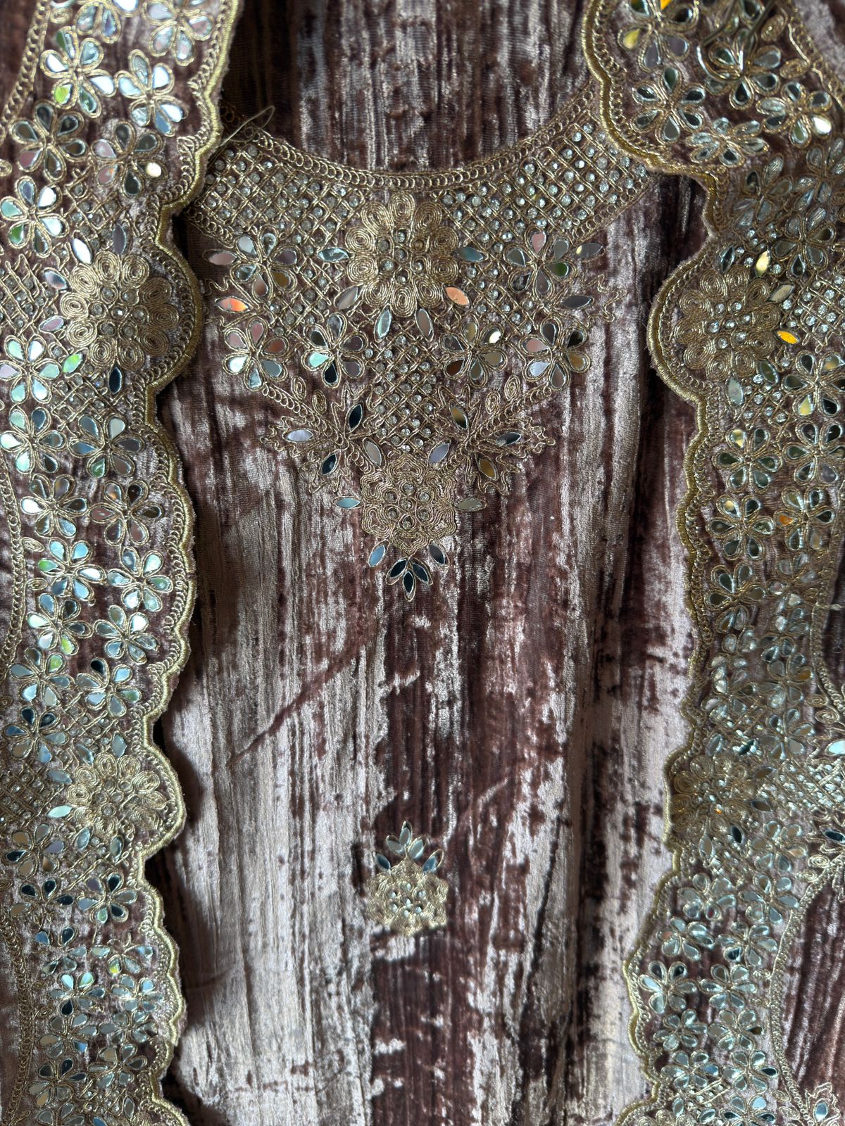 Crushed velvet Unstitched Suit sets