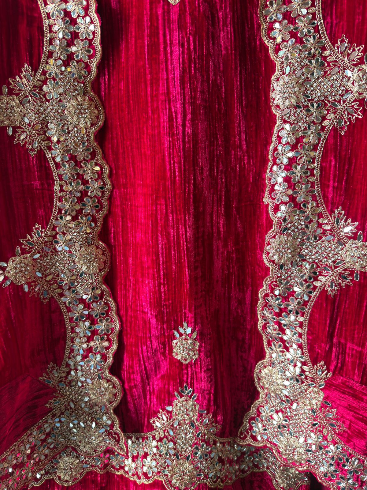 Crushed velvet Unstitched Suit sets