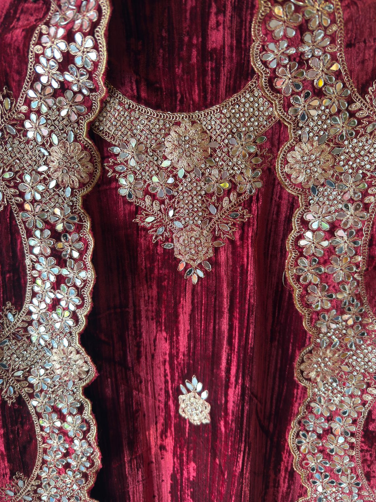 Crushed velvet Unstitched Suit sets